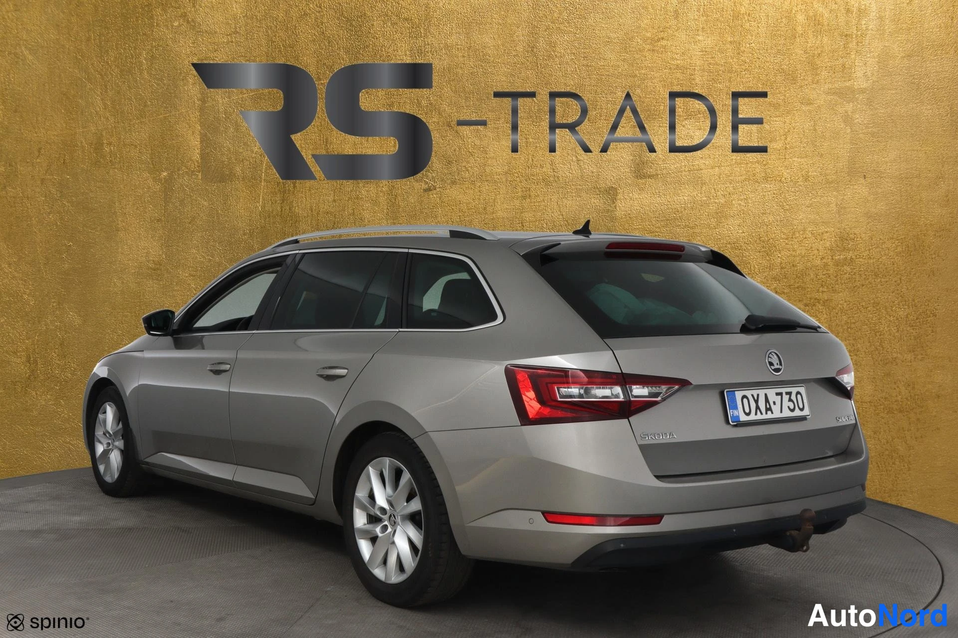 Grey Skoda Superb 2017, rear three-quarter, photo 4
