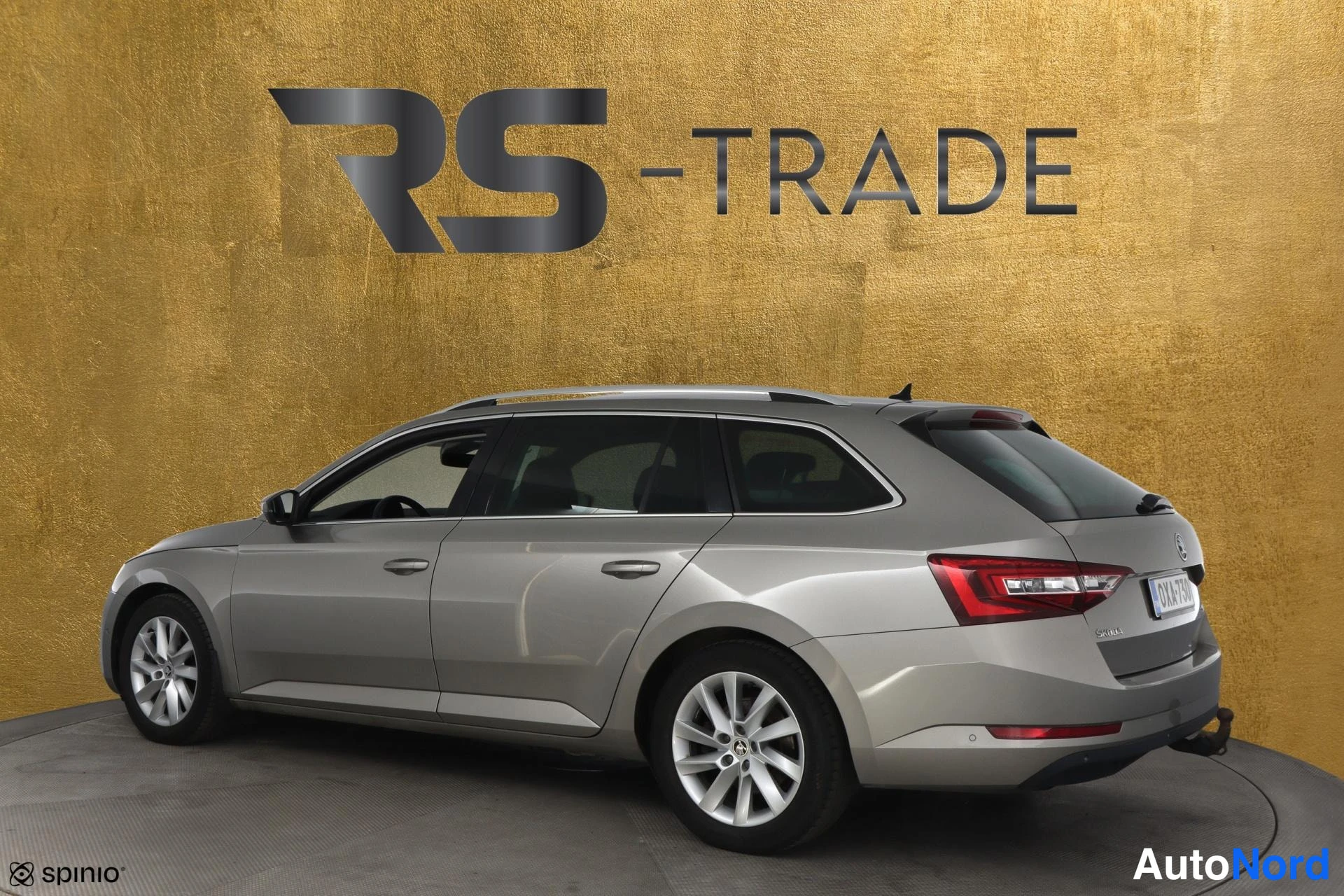 Grey Skoda Superb 2017, rear three-quarter, photo 5