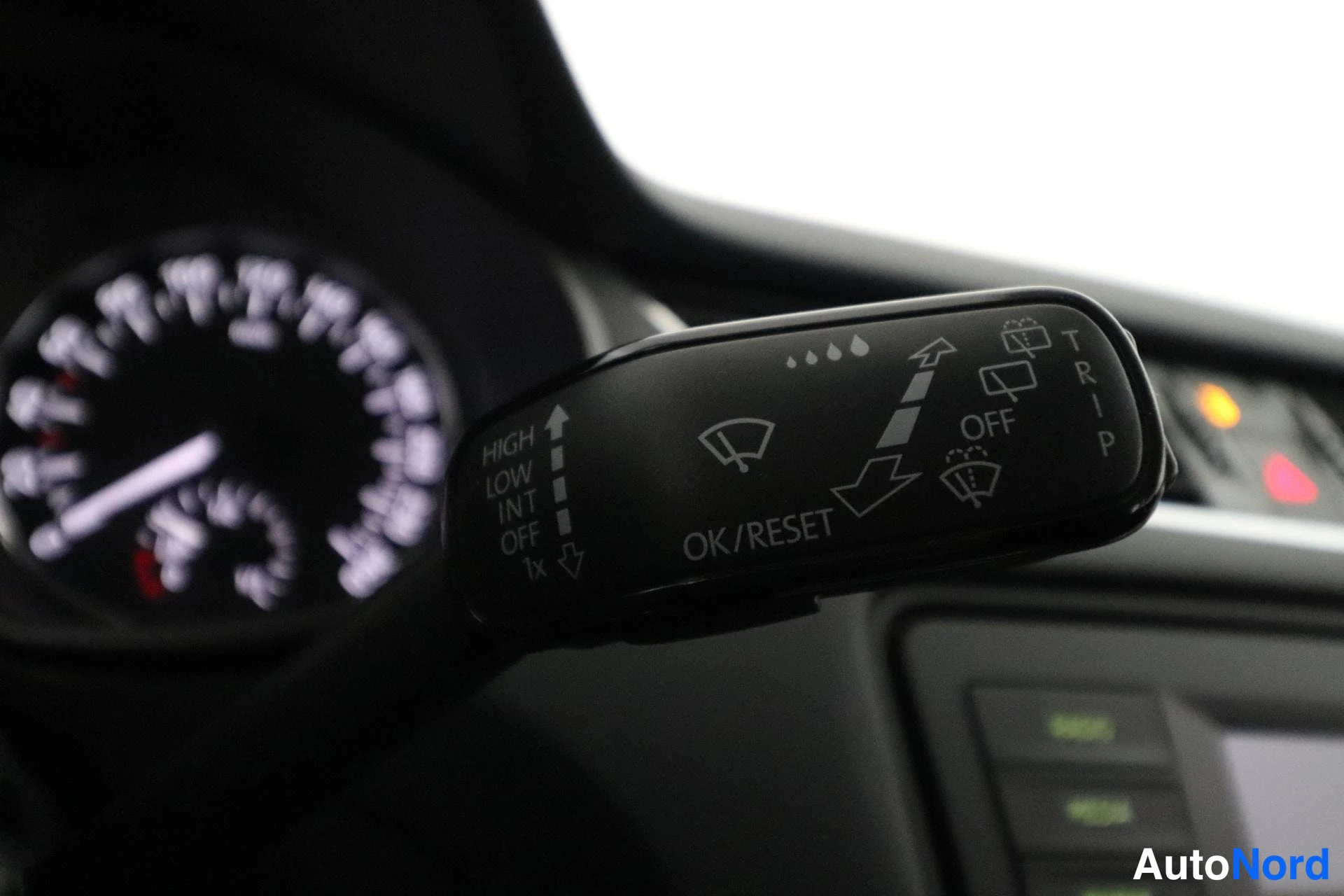 Valkoinen Skoda Octavia 2013, yksityiskohta, kuva 28