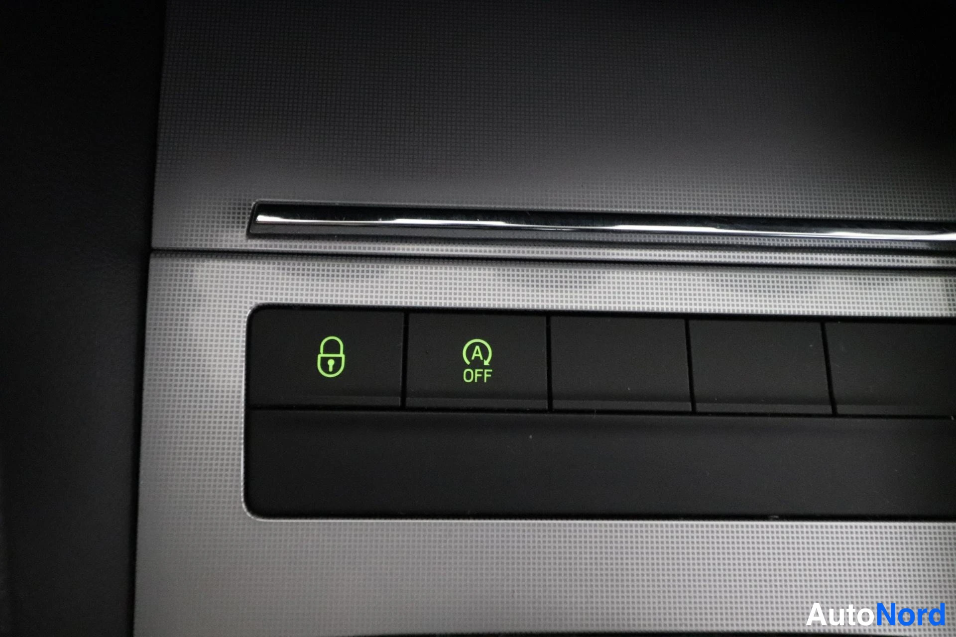 Valkoinen Skoda Octavia 2013, yksityiskohta, kuva 21