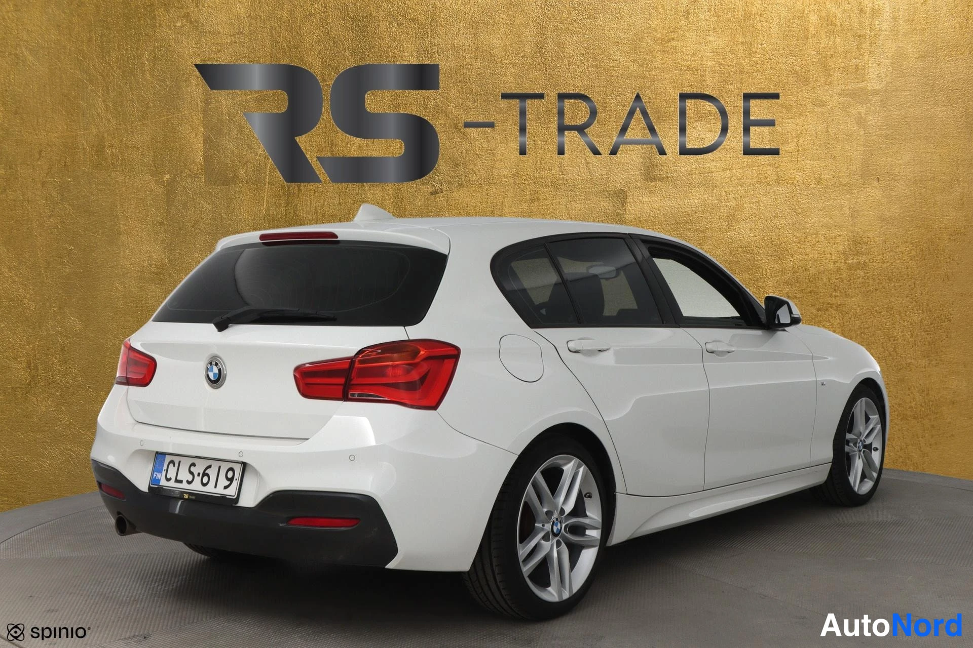 Valkoinen BMW 116d 2015, takaviisto, kuva 4