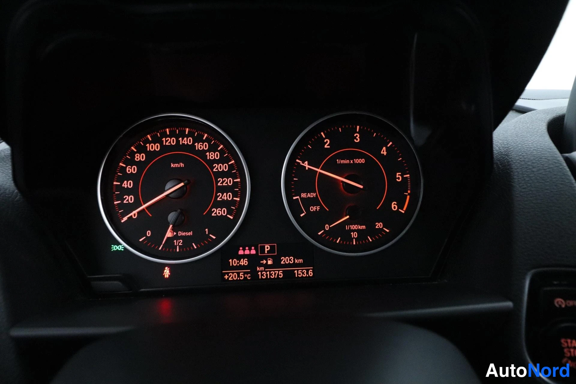 Valkoinen BMW 116d 2015, yksityiskohta, kuva 13