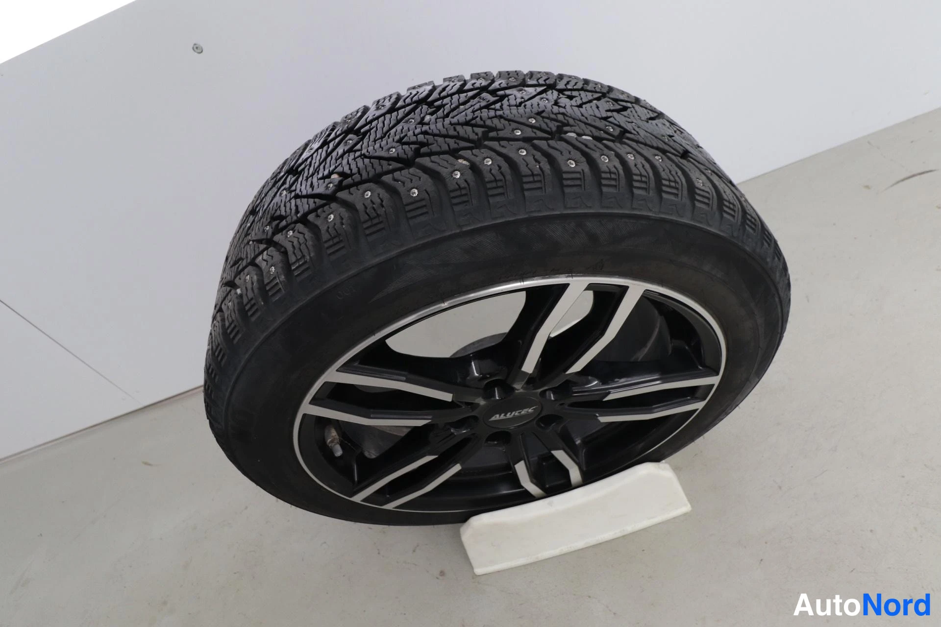 Valkoinen BMW 116d 2015, yksityiskohta, kuva 31