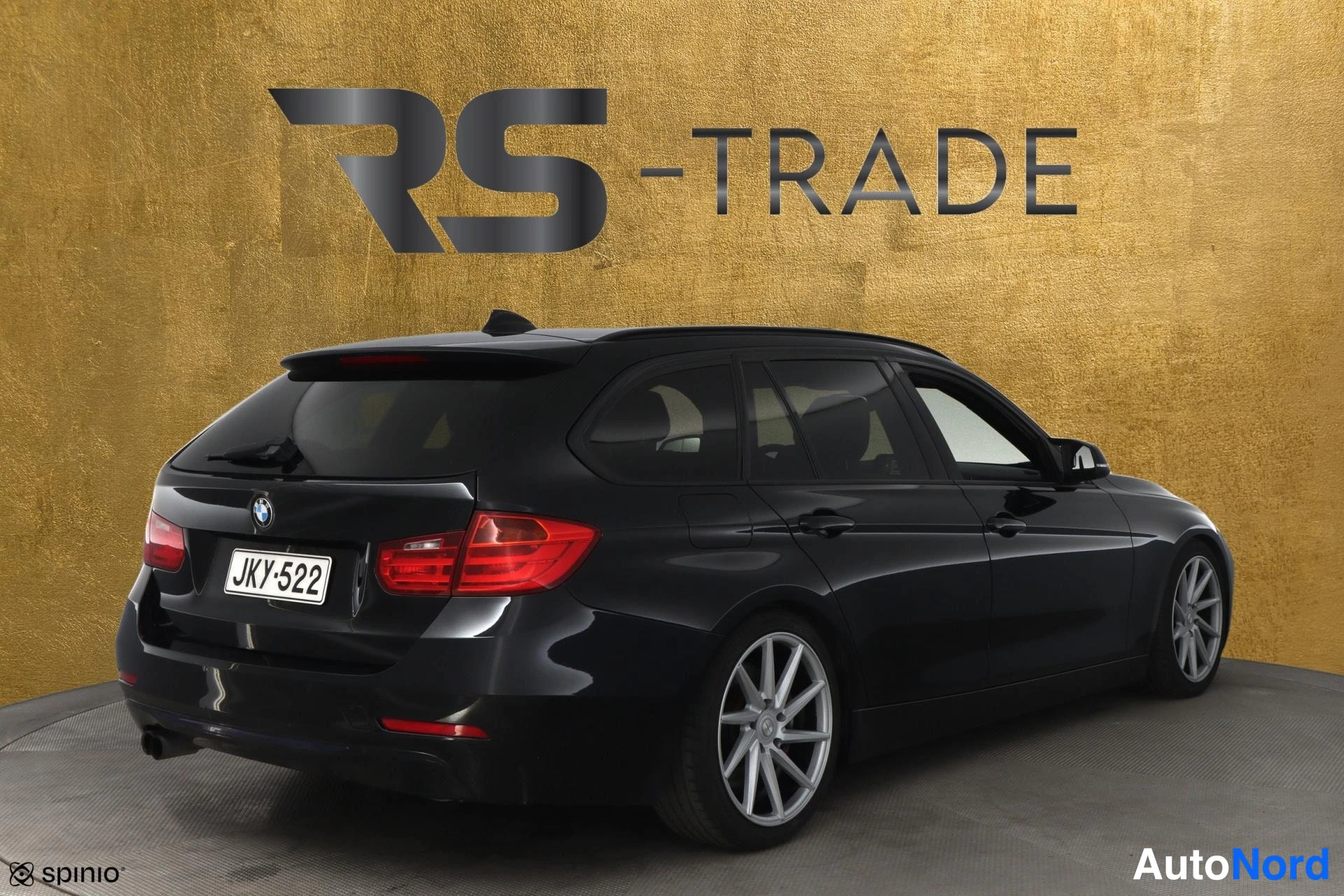 Musta BMW 330d 2014, takaviisto, kuva 4