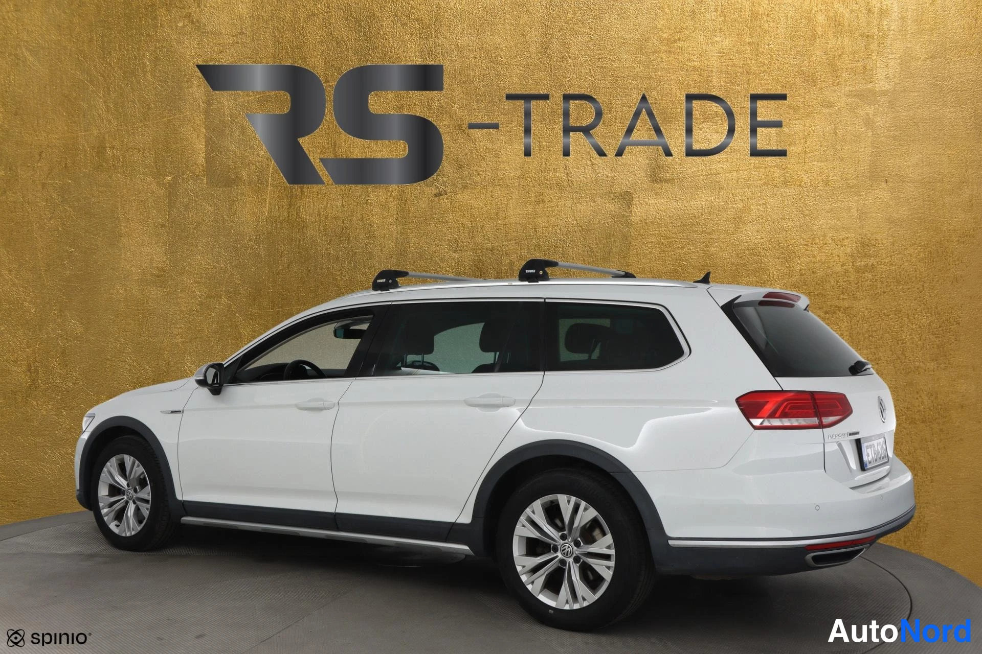 Valkoinen Volkswagen Passat 2017, sivulta, kuva 3