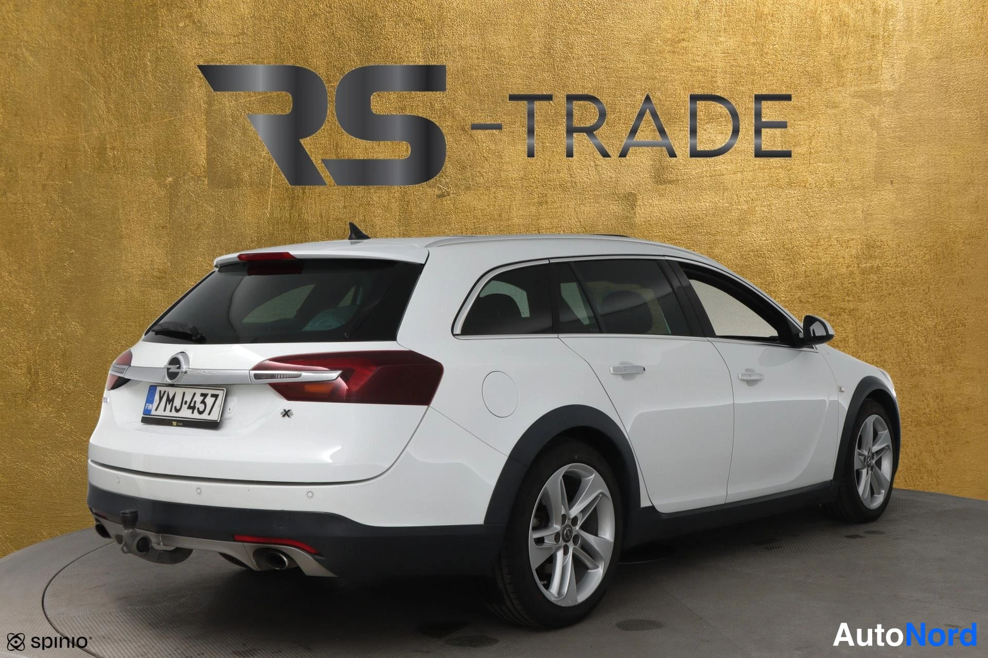 Valkoinen Opel Insignia 2014, takaviisto, kuva 4