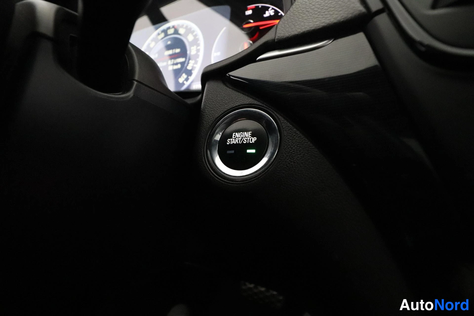 Valkoinen Opel Insignia 2014, yksityiskohta, kuva 26