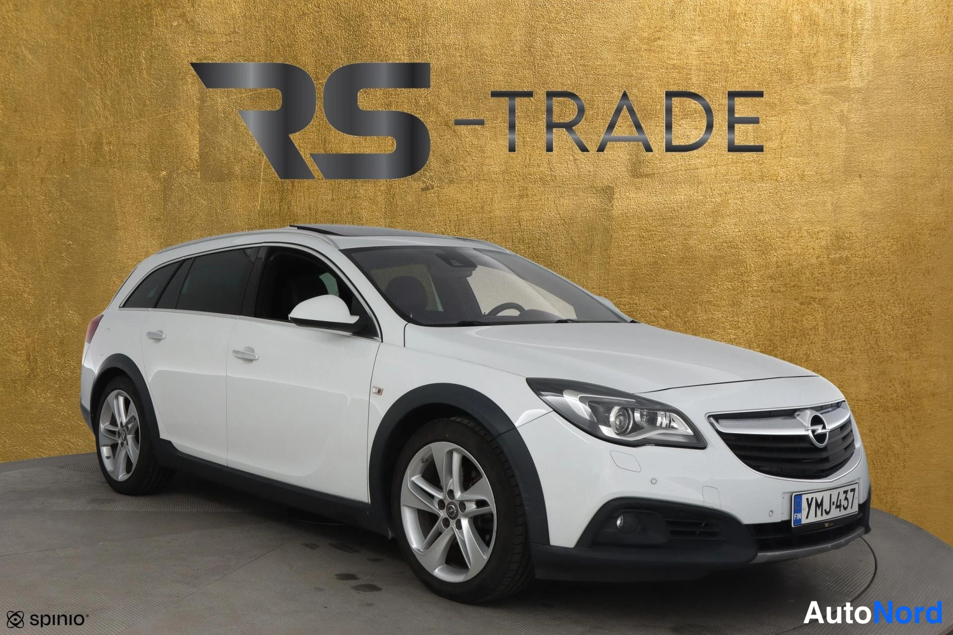 Valkoinen Opel Insignia 2014, etuviisto, keula oikealle, kuva 2