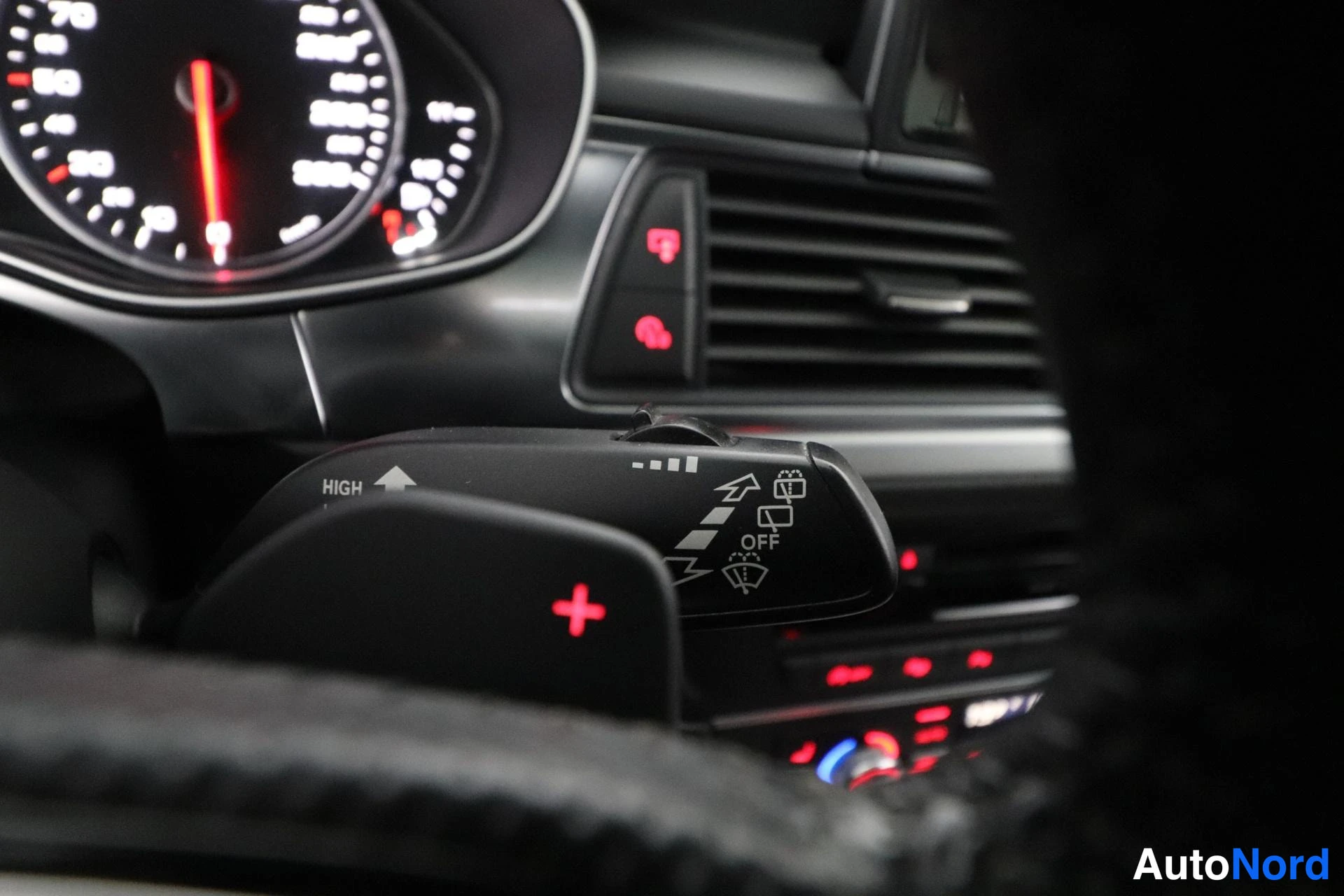 Harmaa Audi A6 2012, yksityiskohta, kuva 21