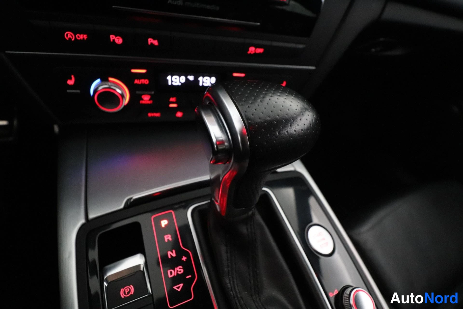 Harmaa Audi A6 2012, yksityiskohta, kuva 37