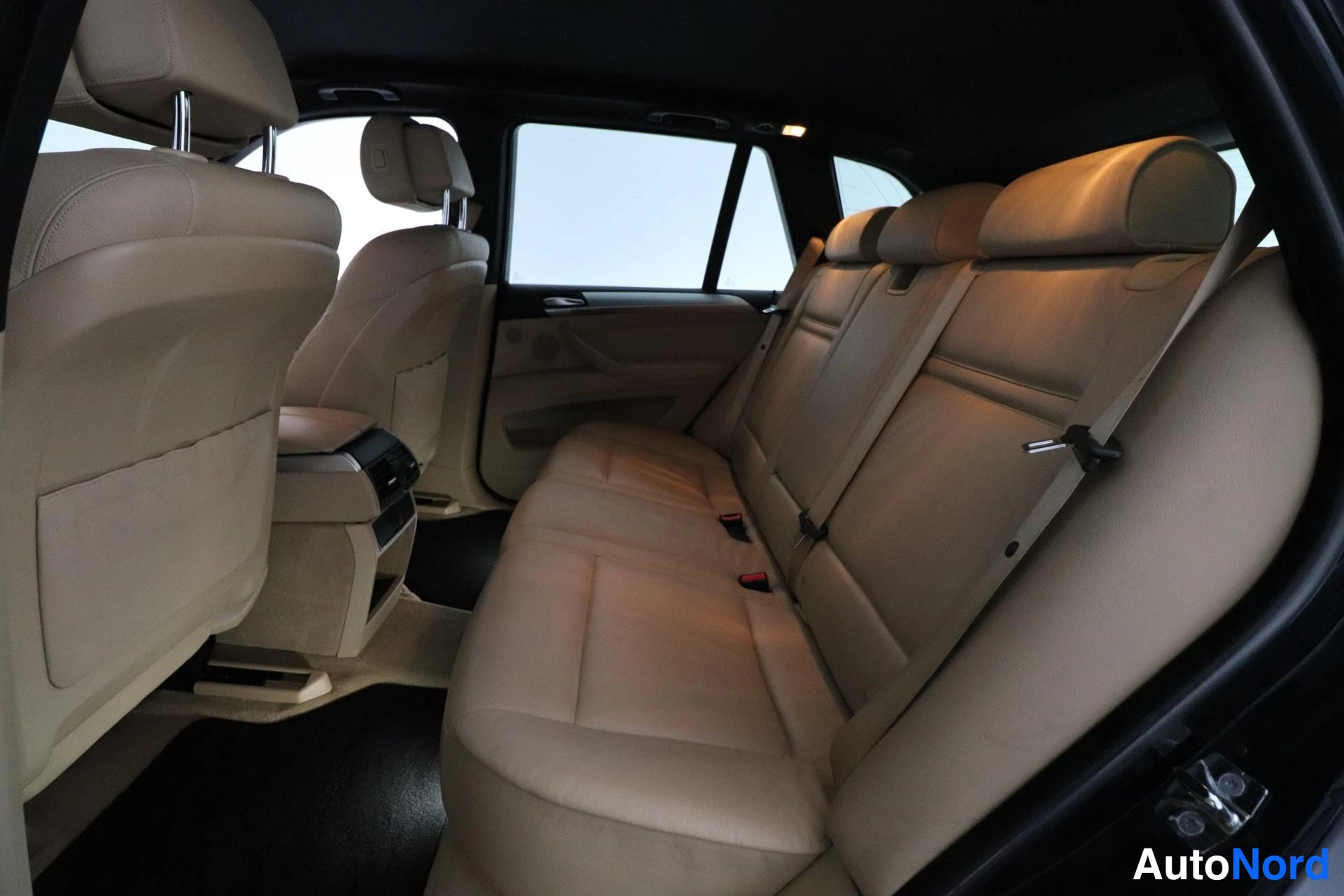 Sininen BMW X5 2007, takaistuimet, kuva 10