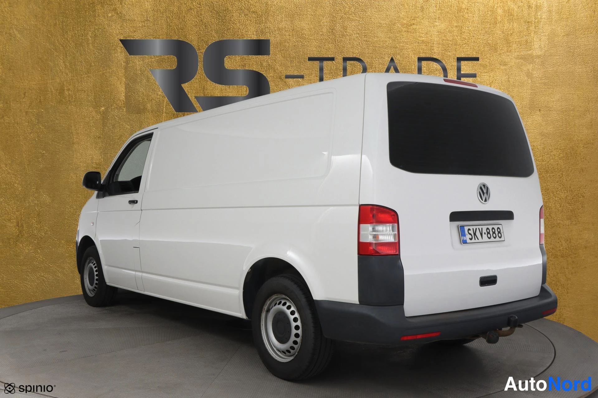 White Volkswagen Transporter 2013, rear three-quarter, photo 5