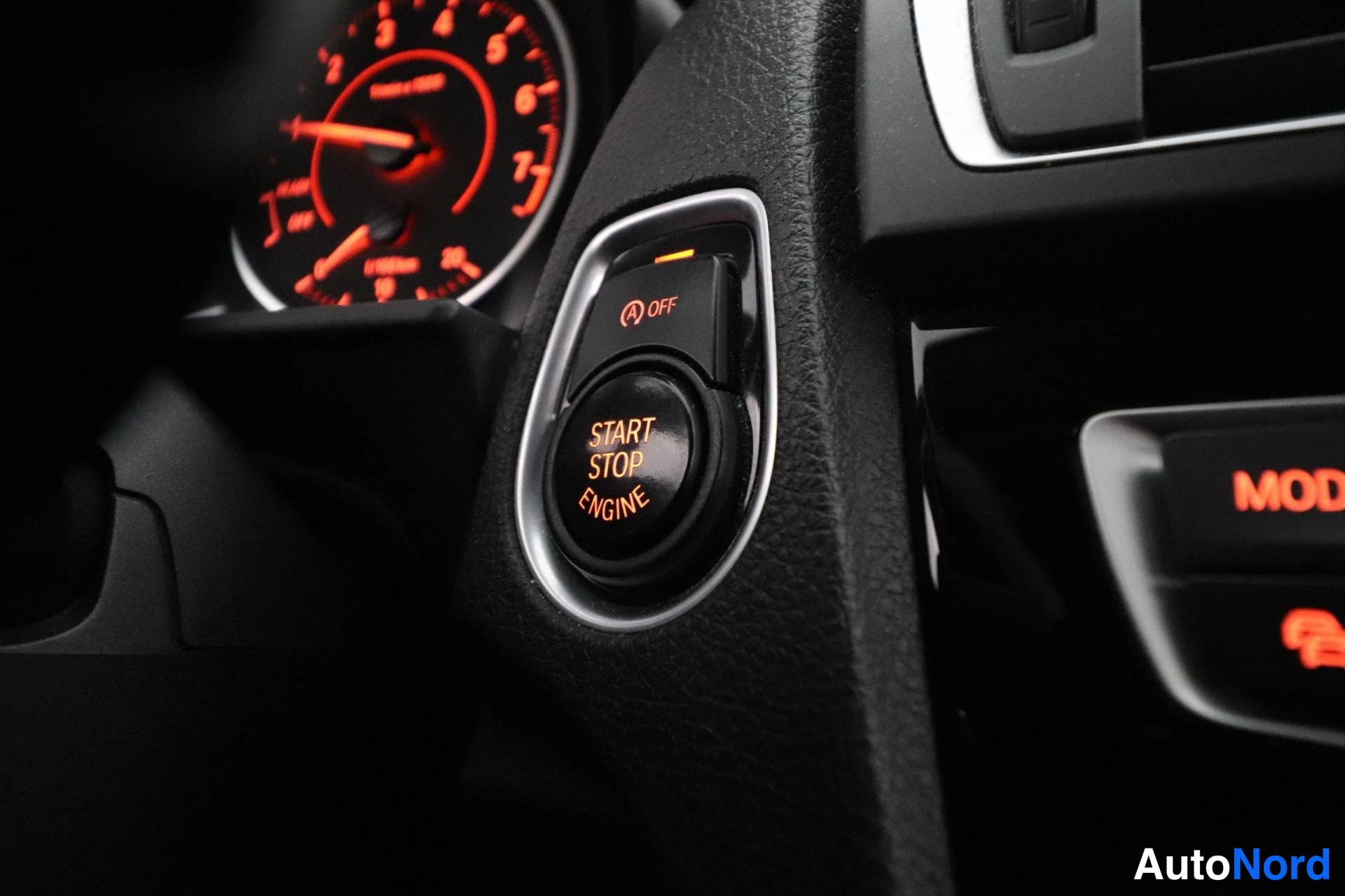 Valkoinen BMW 118i 2016, yksityiskohta, kuva 29