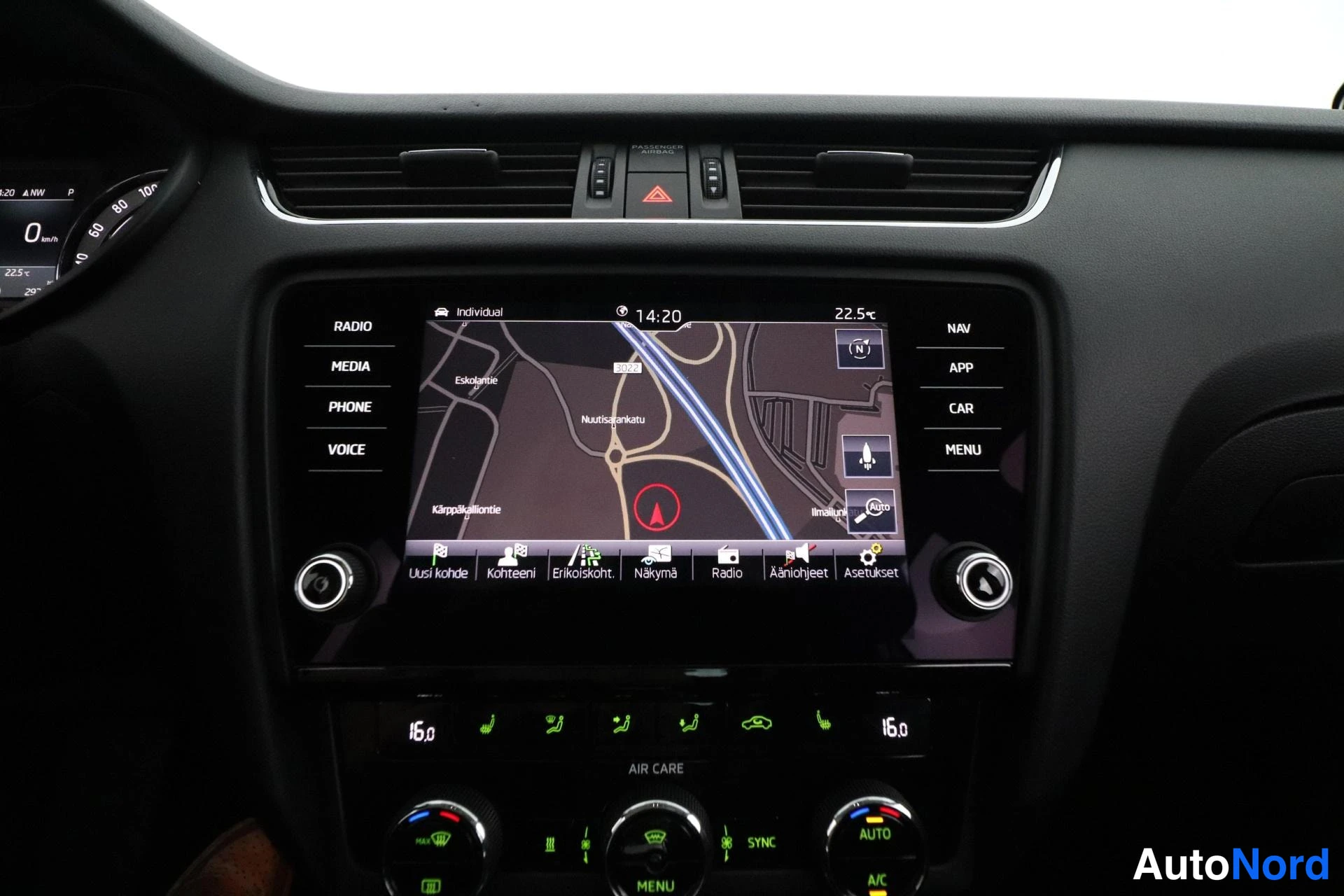 Sininen Skoda Octavia 2017, yksityiskohta, kuva 21