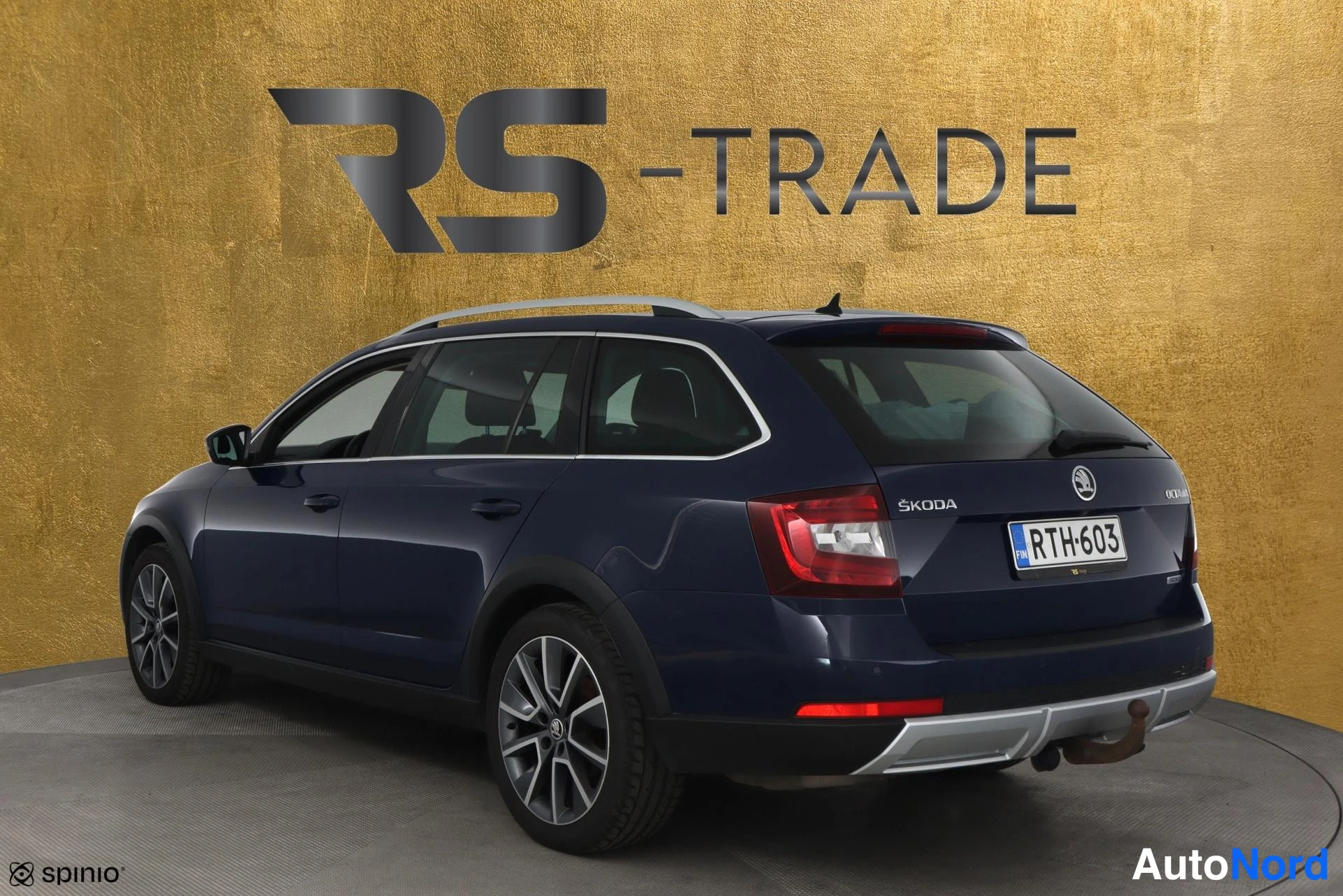 Sininen Skoda Octavia 2017, takaviisto, kuva 5