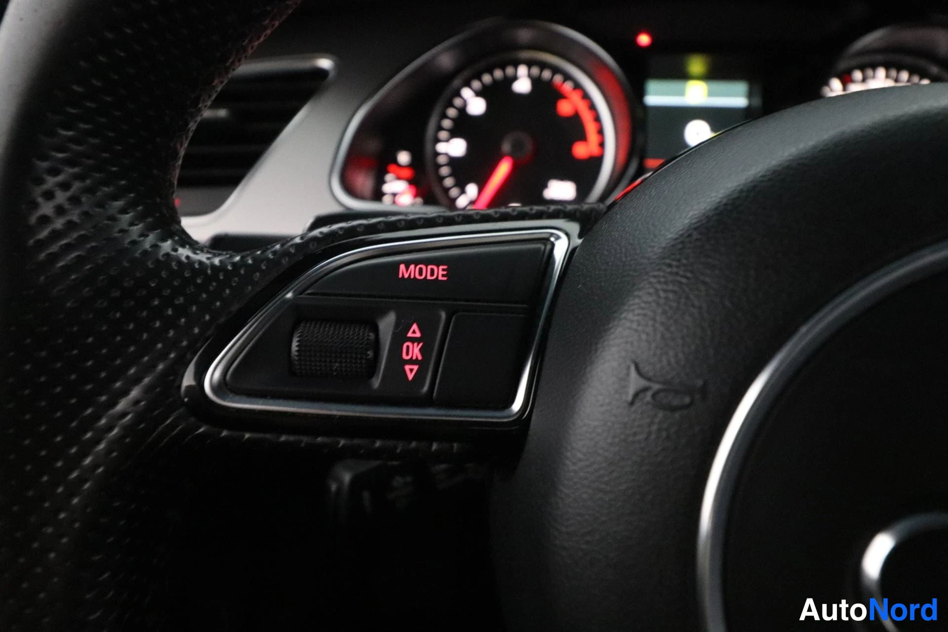 Harmaa Audi A5 2012, yksityiskohta, kuva 17