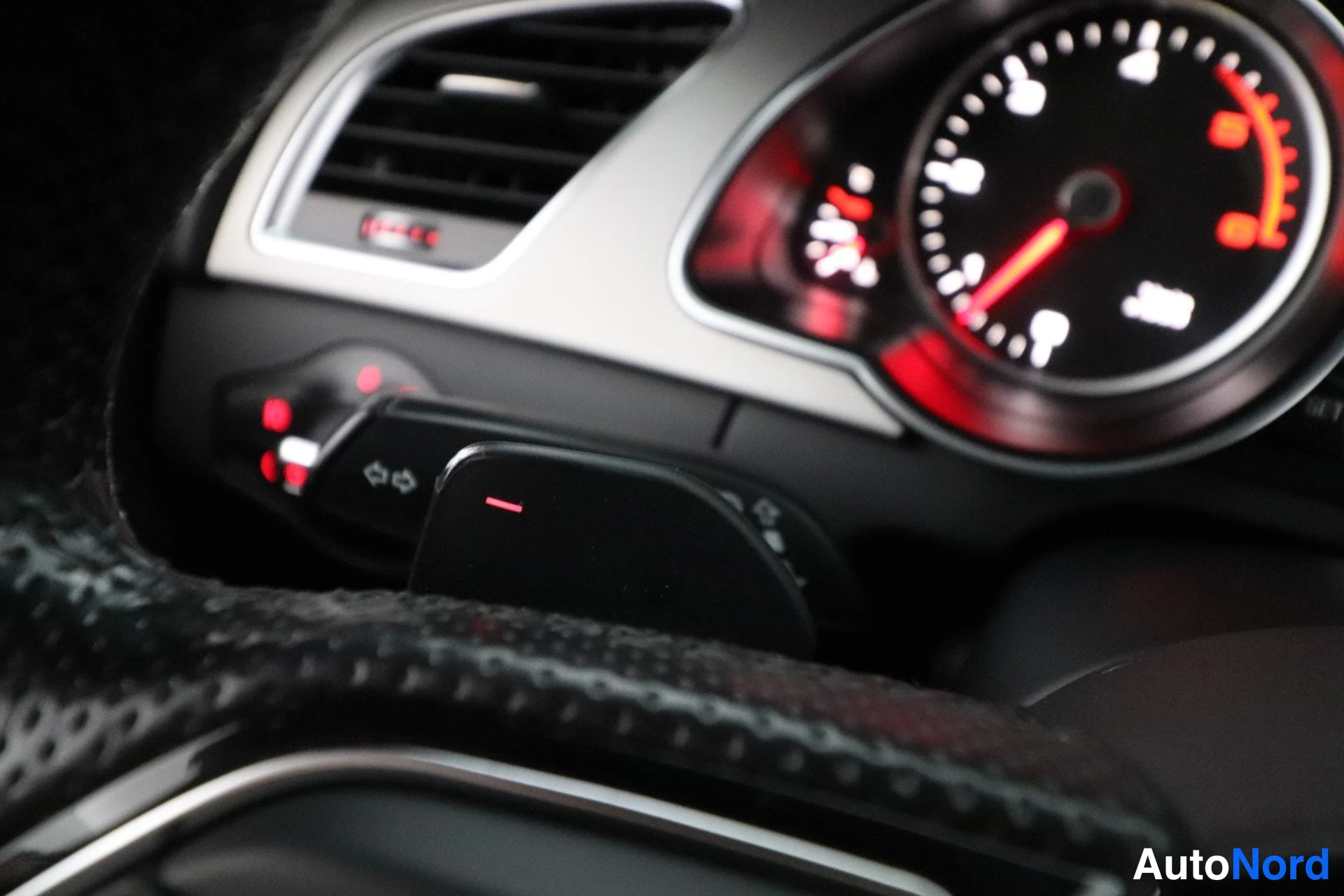 Harmaa Audi A5 2012, yksityiskohta, kuva 34