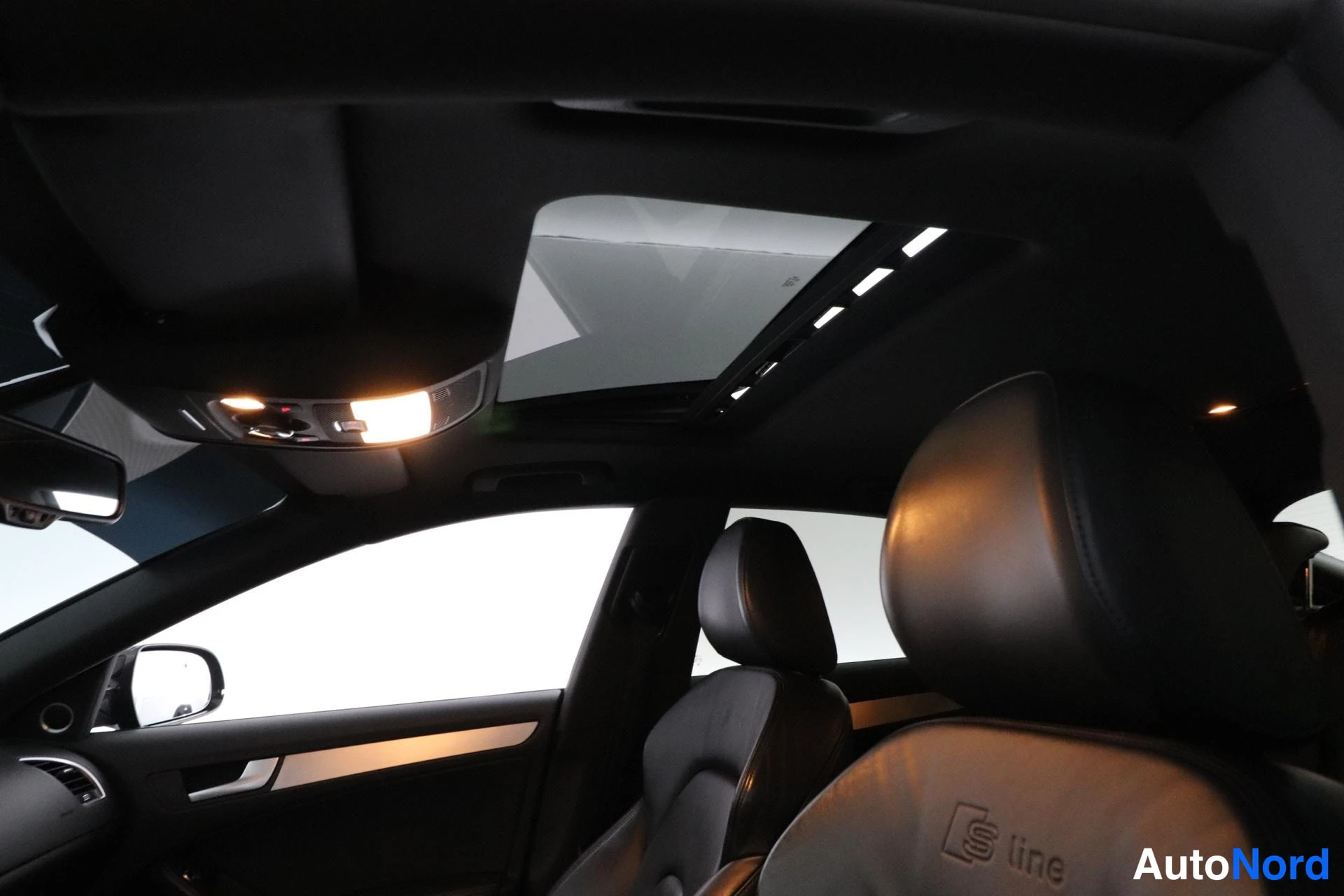 Harmaa Audi A5 2012, ohjaamo, kuva 6