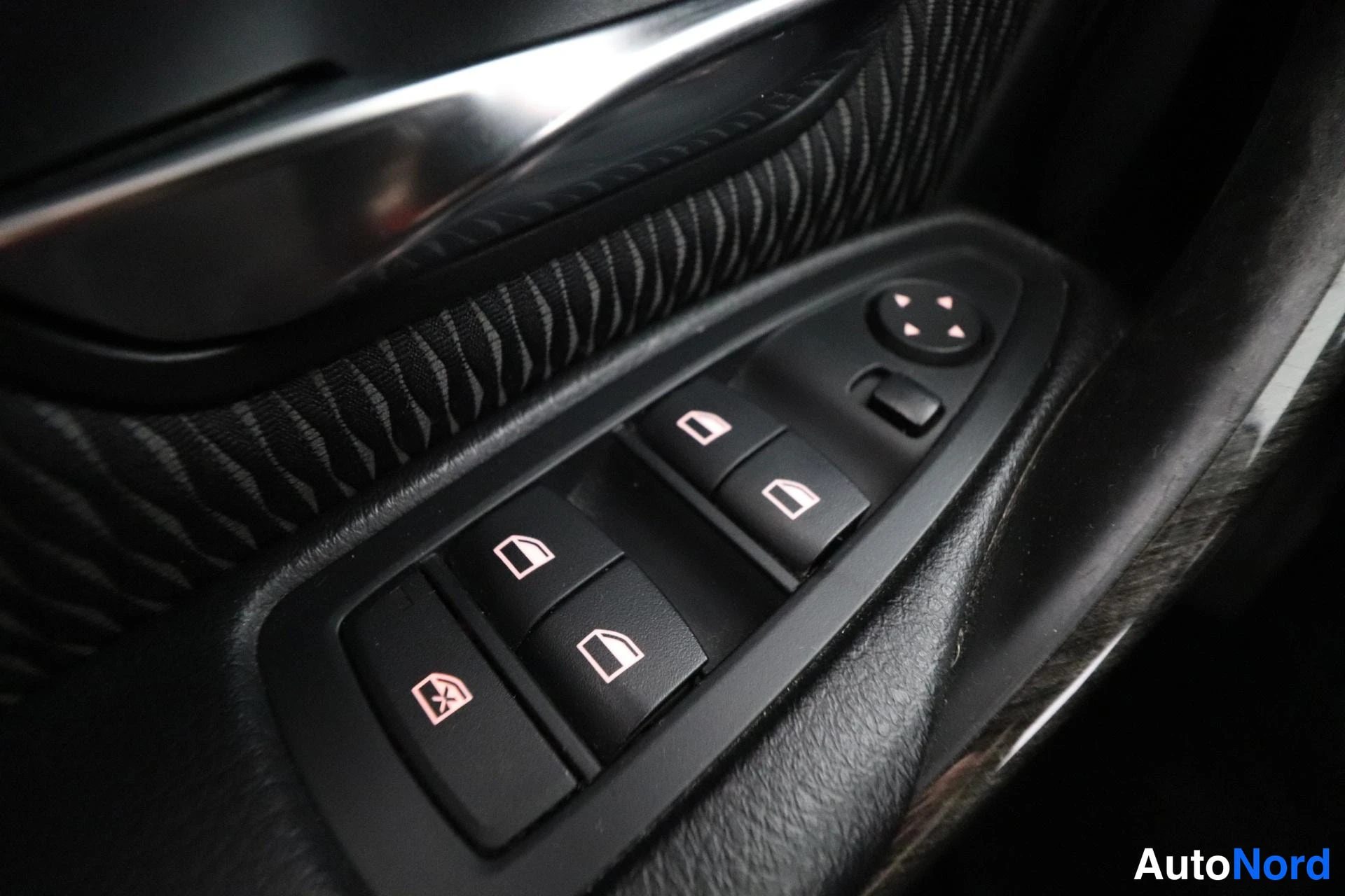 Musta BMW 316d 2014, yksityiskohta, kuva 24