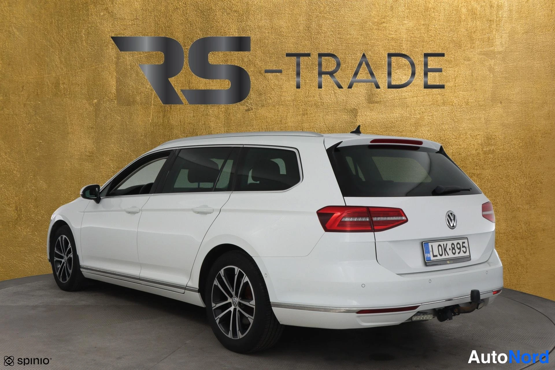 Valkoinen Volkswagen Passat 2018, takaviisto, kuva 5