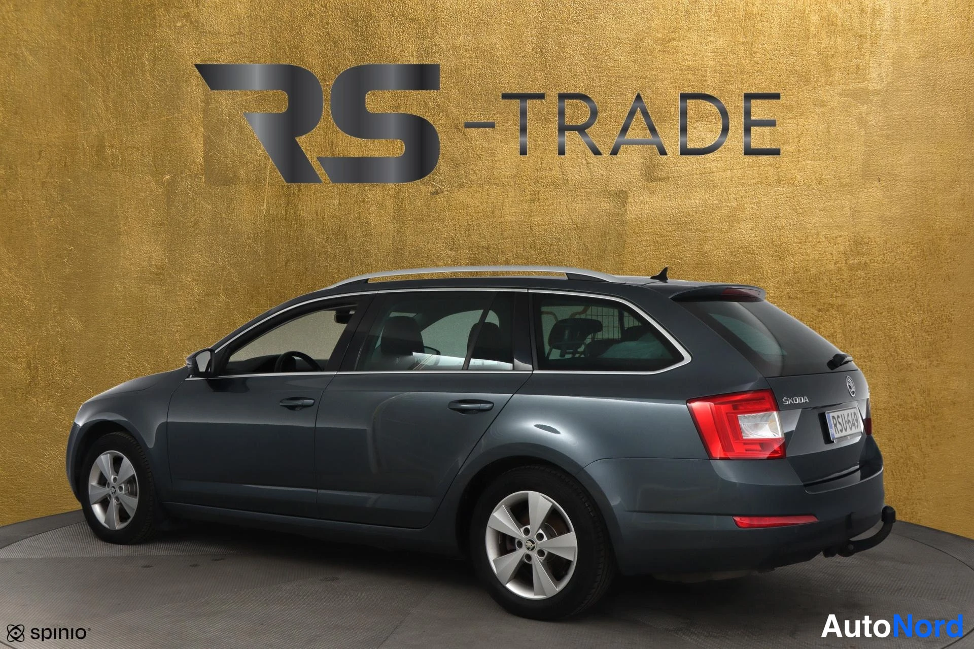 Harmaa Skoda Octavia 2017, takaviisto, kuva 6