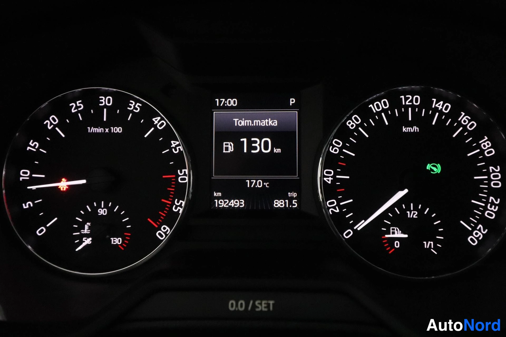 Harmaa Skoda Octavia 2017, yksityiskohta, kuva 16