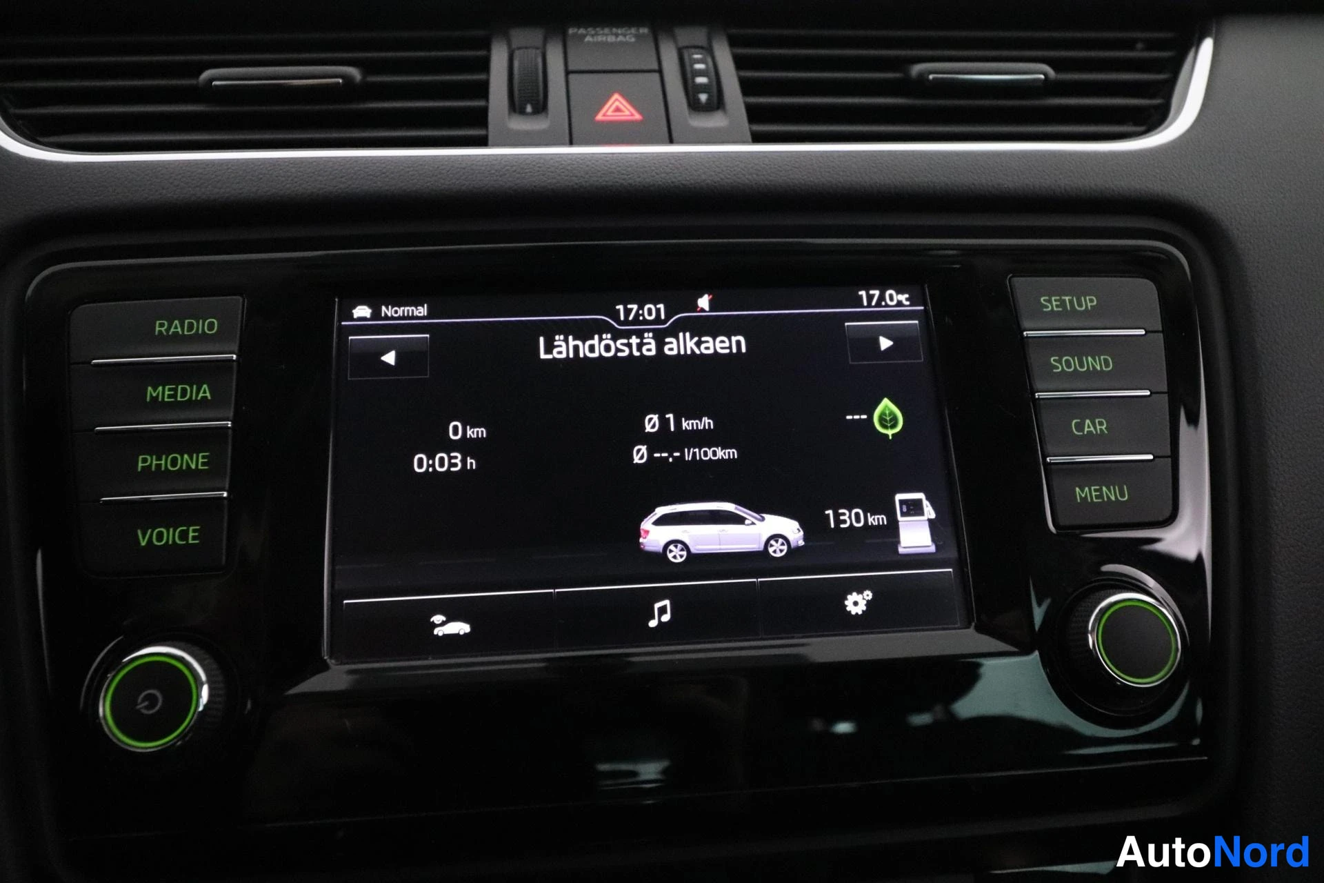 Harmaa Skoda Octavia 2017, yksityiskohta, kuva 24