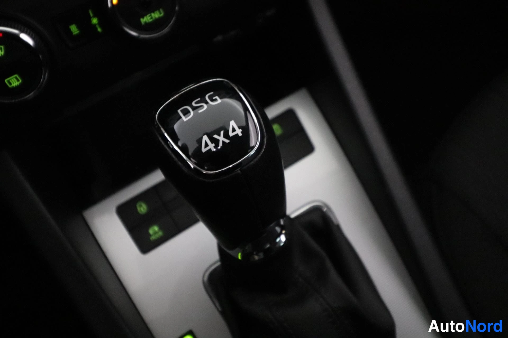 Harmaa Skoda Octavia 2017, yksityiskohta, kuva 34