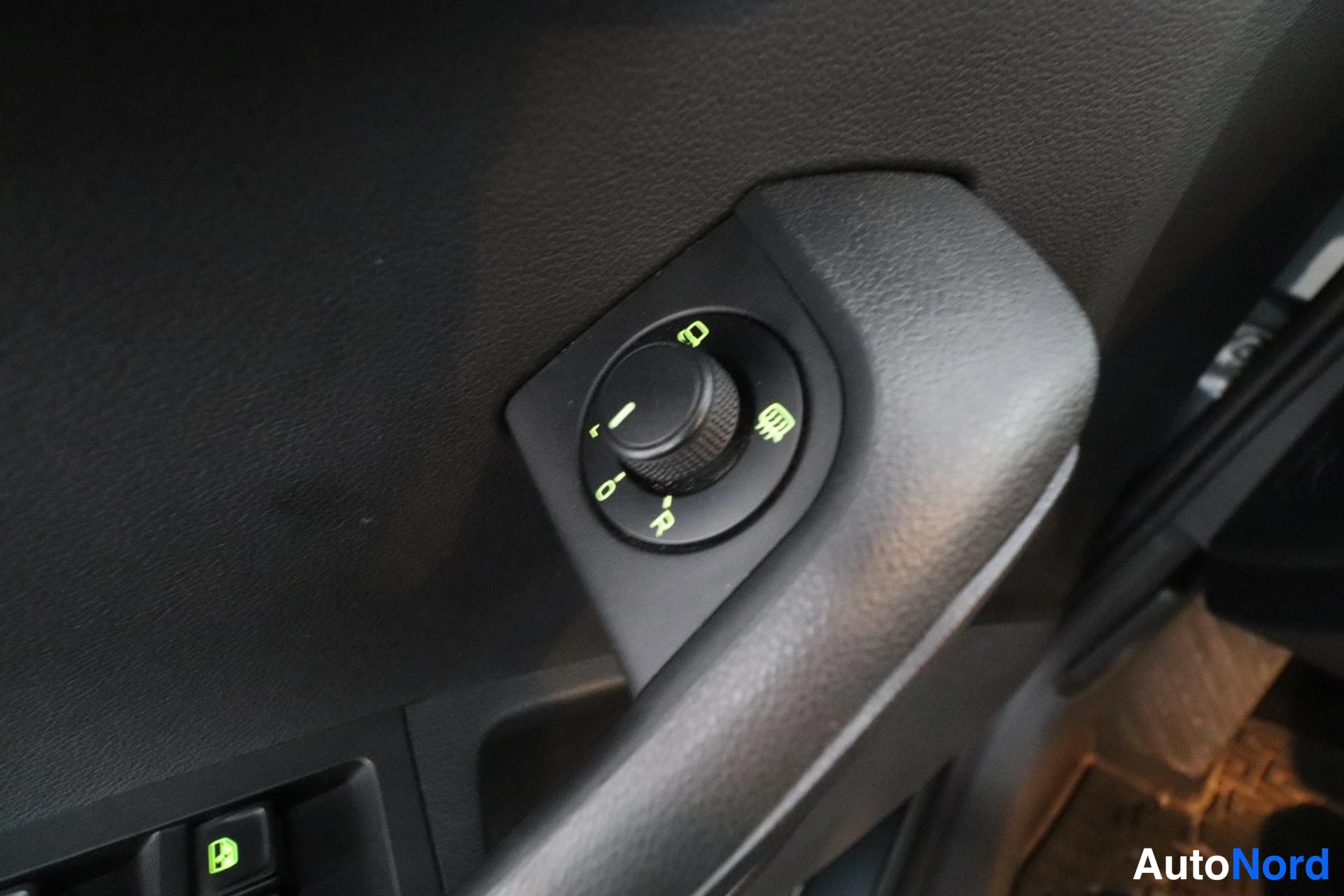 Harmaa Skoda Octavia 2017, yksityiskohta, kuva 37