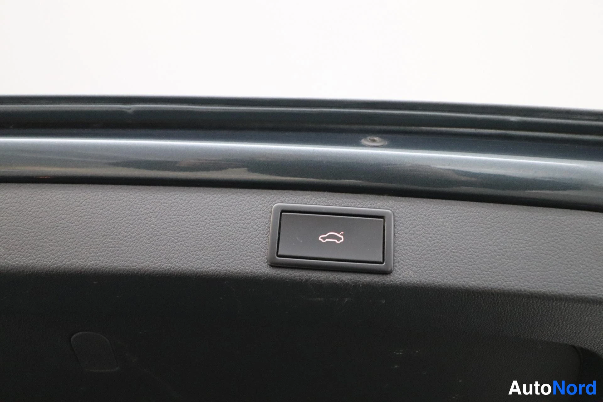 Harmaa Skoda Octavia 2017, yksityiskohta, kuva 31