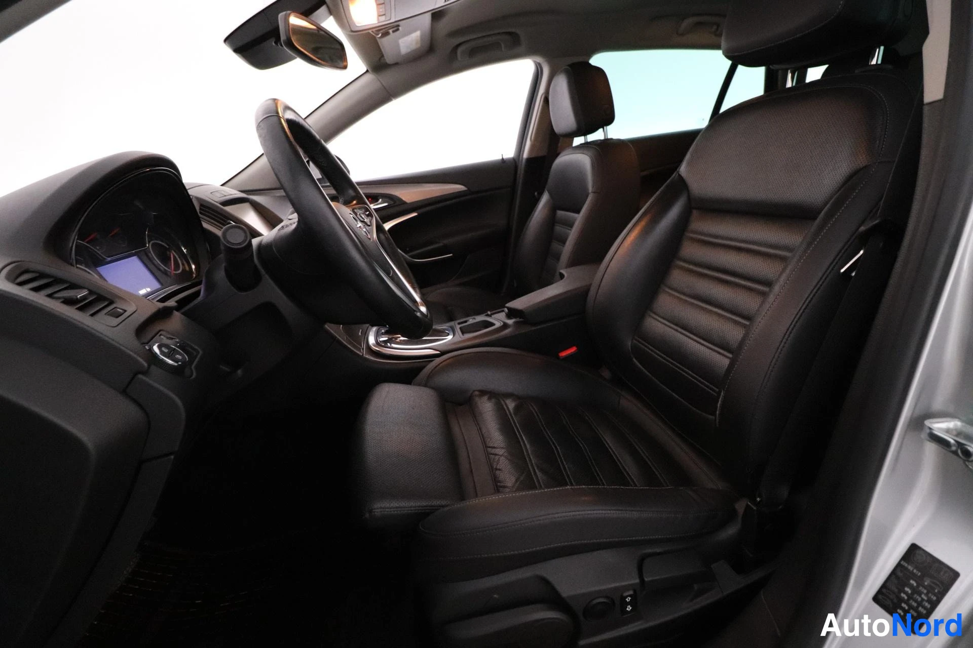 Hopea Opel Insignia 2017, ohjaamo, kuva 9