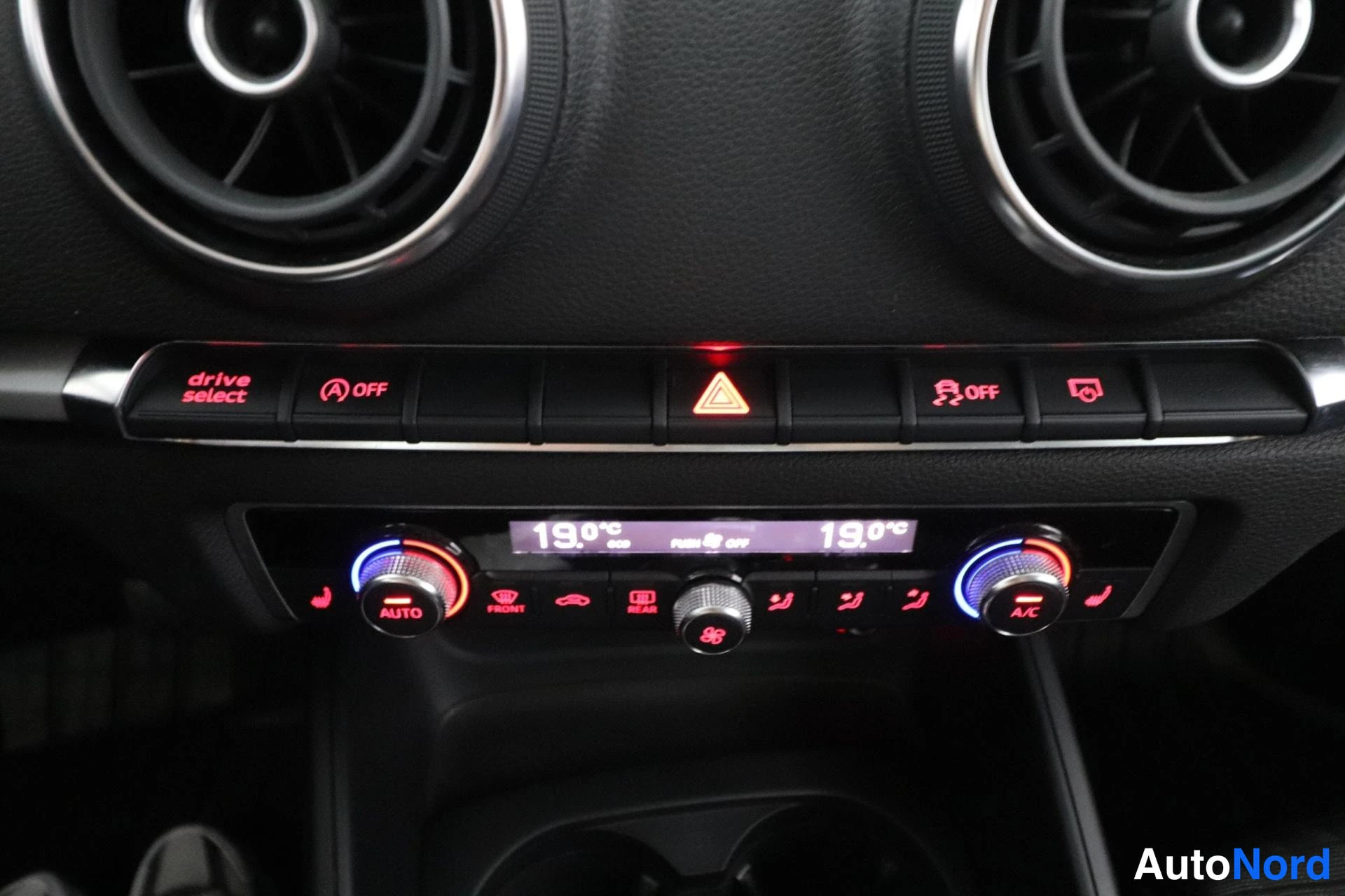 Musta Audi A3 2013, yksityiskohta, kuva 24