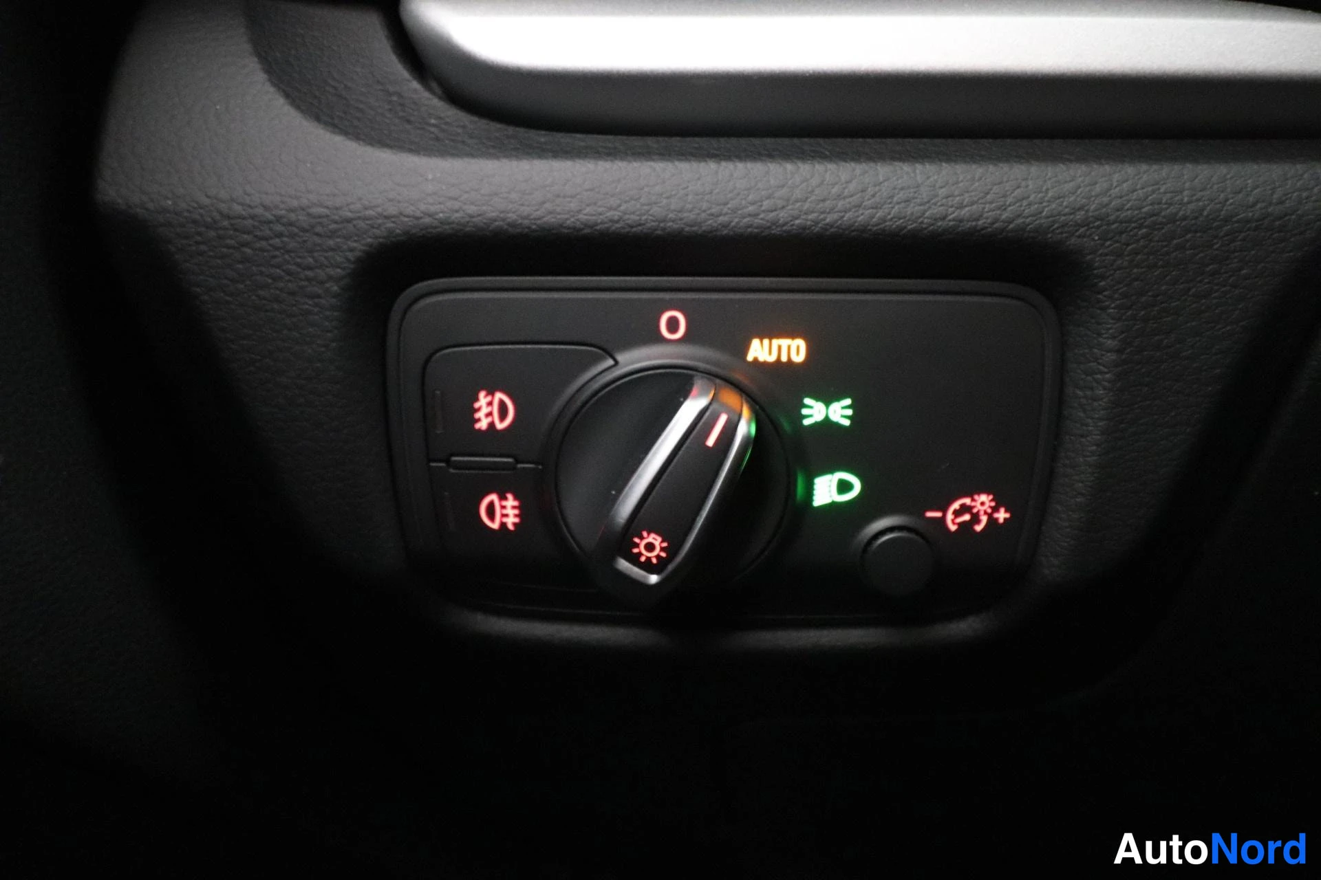 Musta Audi A3 2013, yksityiskohta, kuva 30