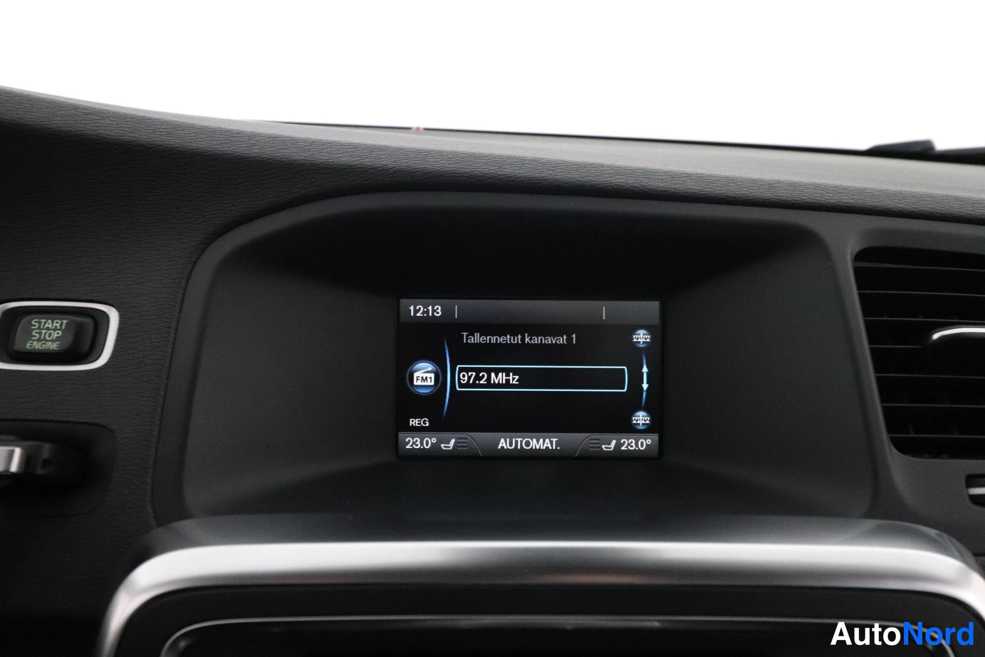 White Volvo S60 2012, detail, photo 15