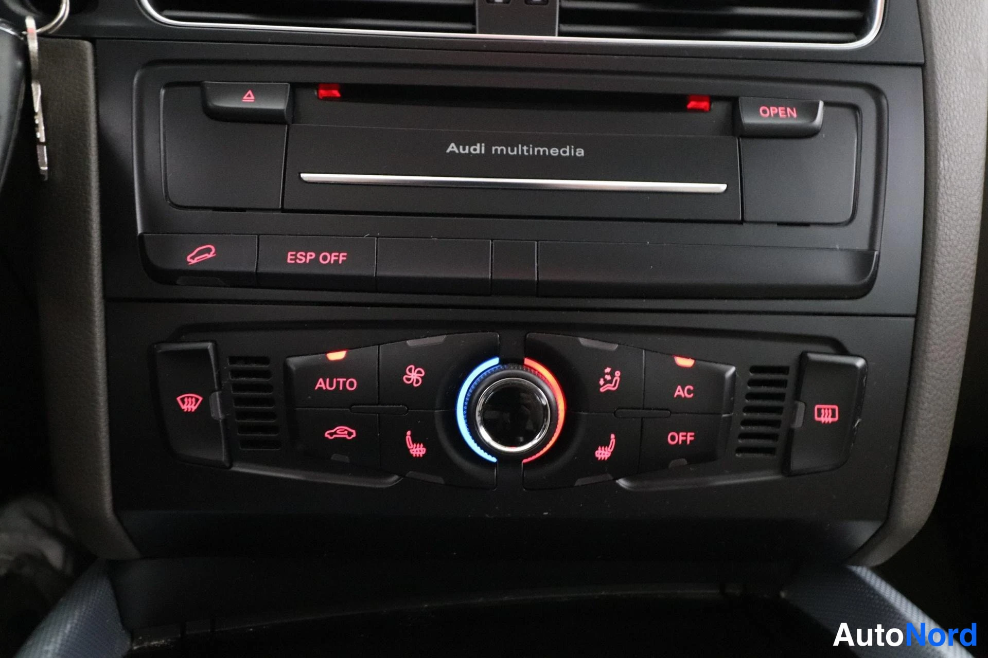 Black Audi Q5 2009, detail, photo 23