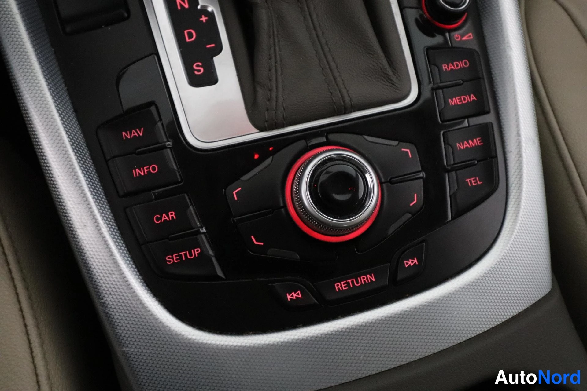 Black Audi Q5 2009, detail, photo 25