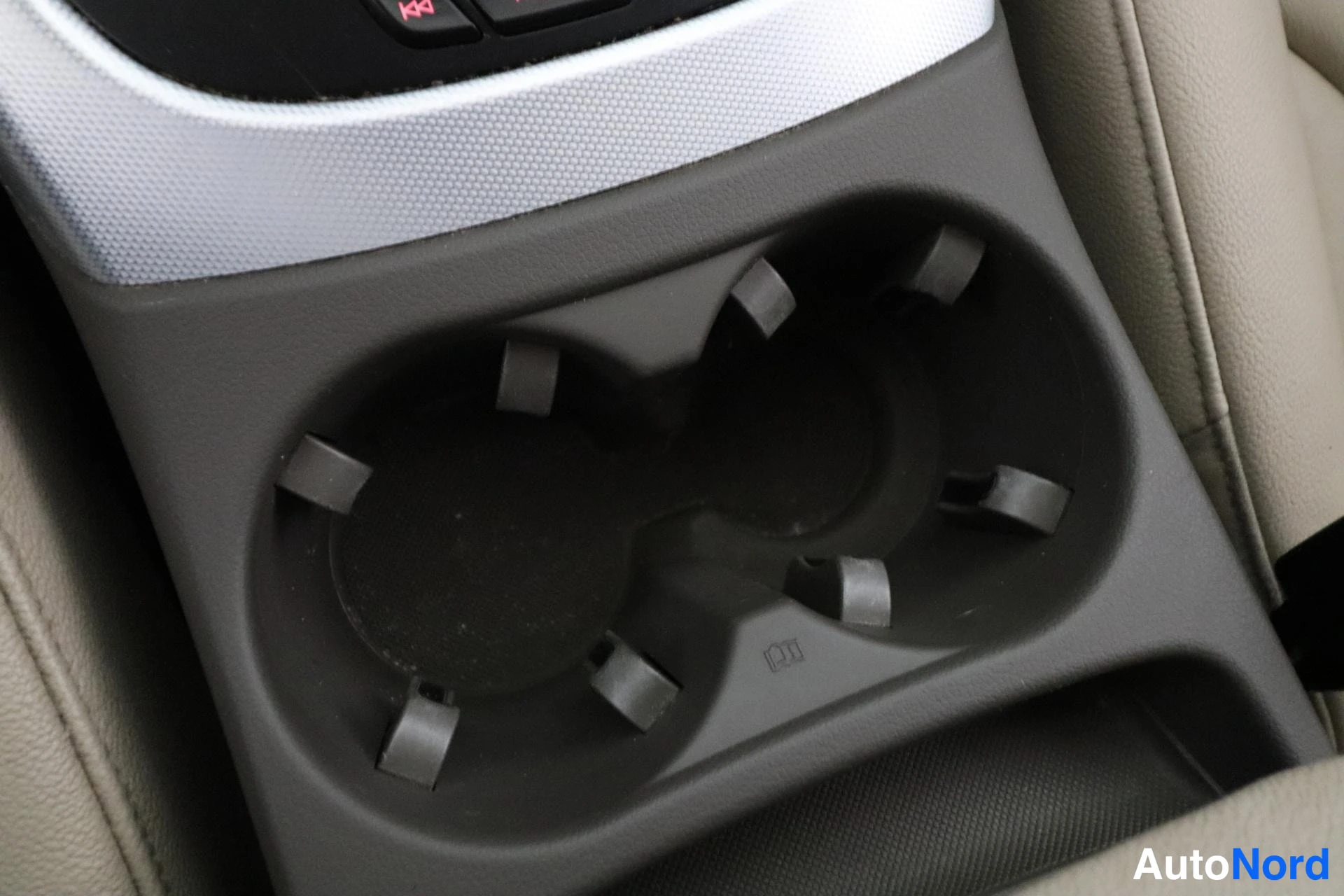 Black Audi Q5 2009, detail, photo 26