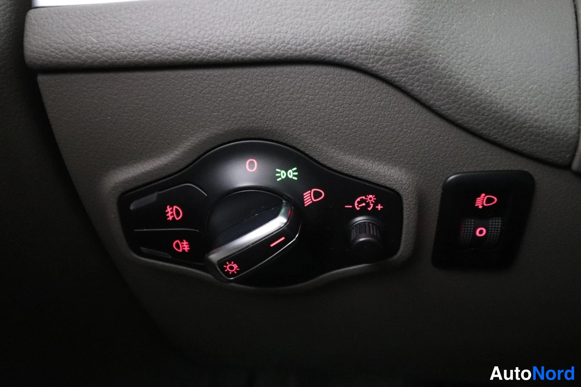 Black Audi Q5 2009, detail, photo 28