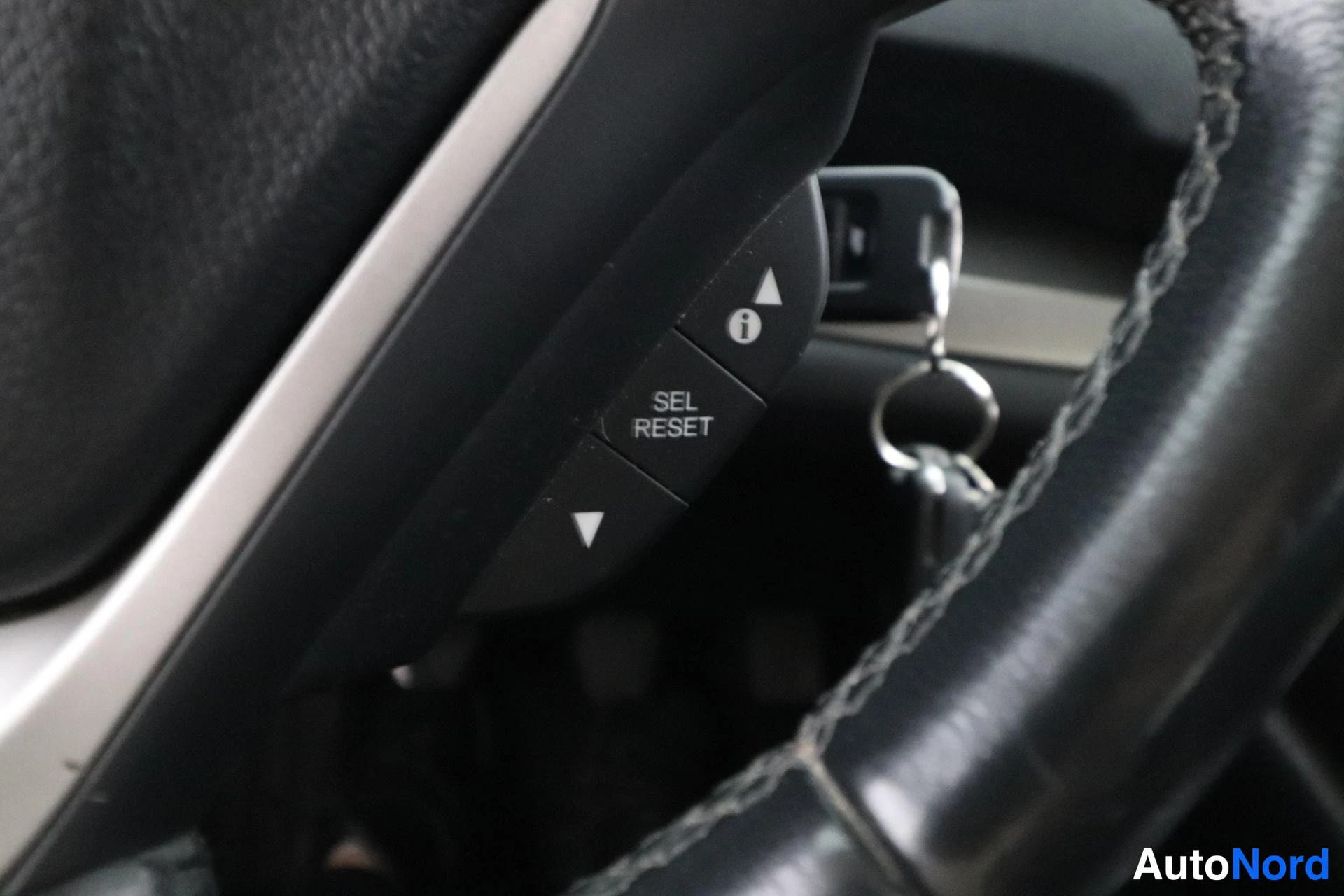 Musta Honda CR-V 2013, yksityiskohta, kuva 17