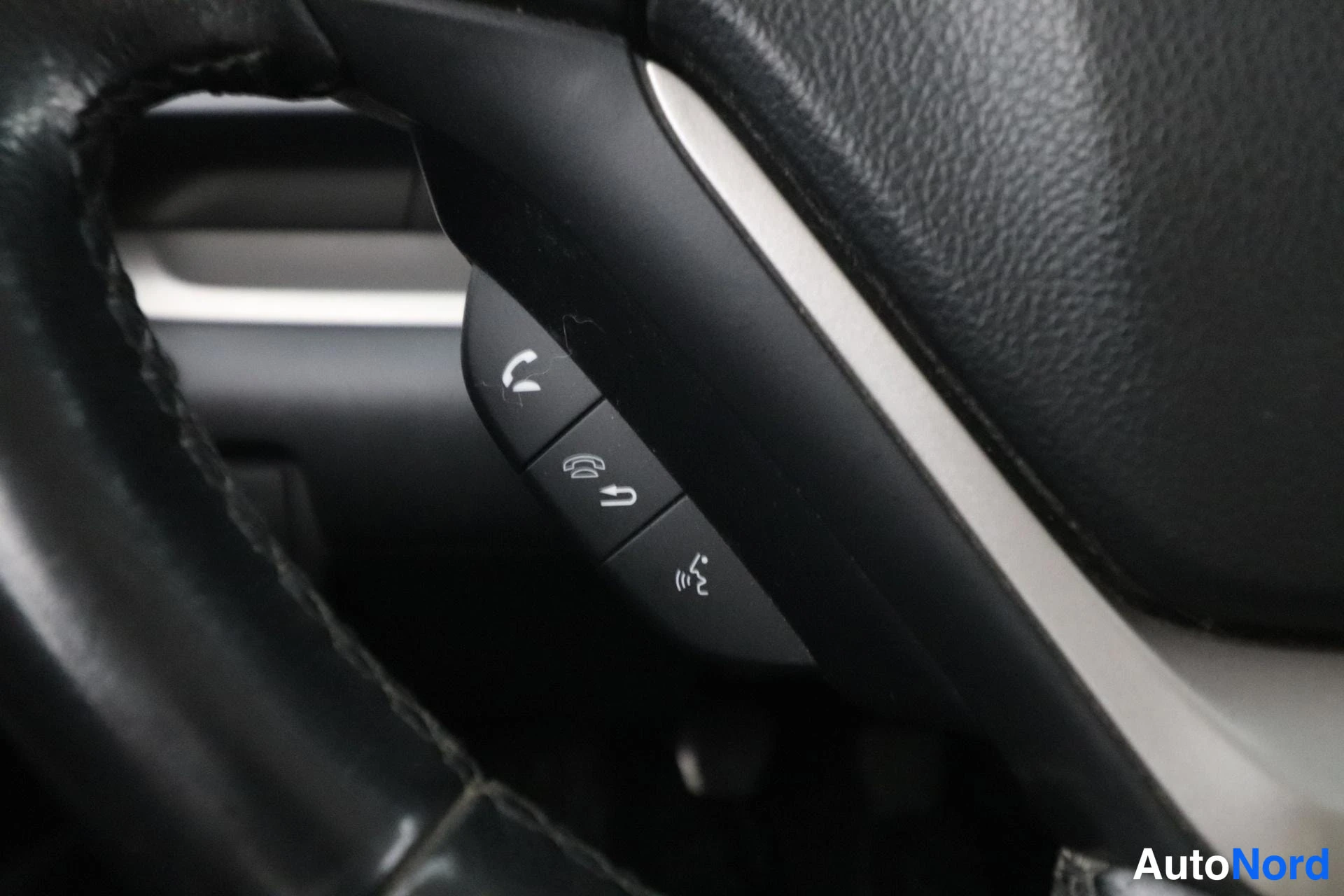 Musta Honda CR-V 2013, yksityiskohta, kuva 18