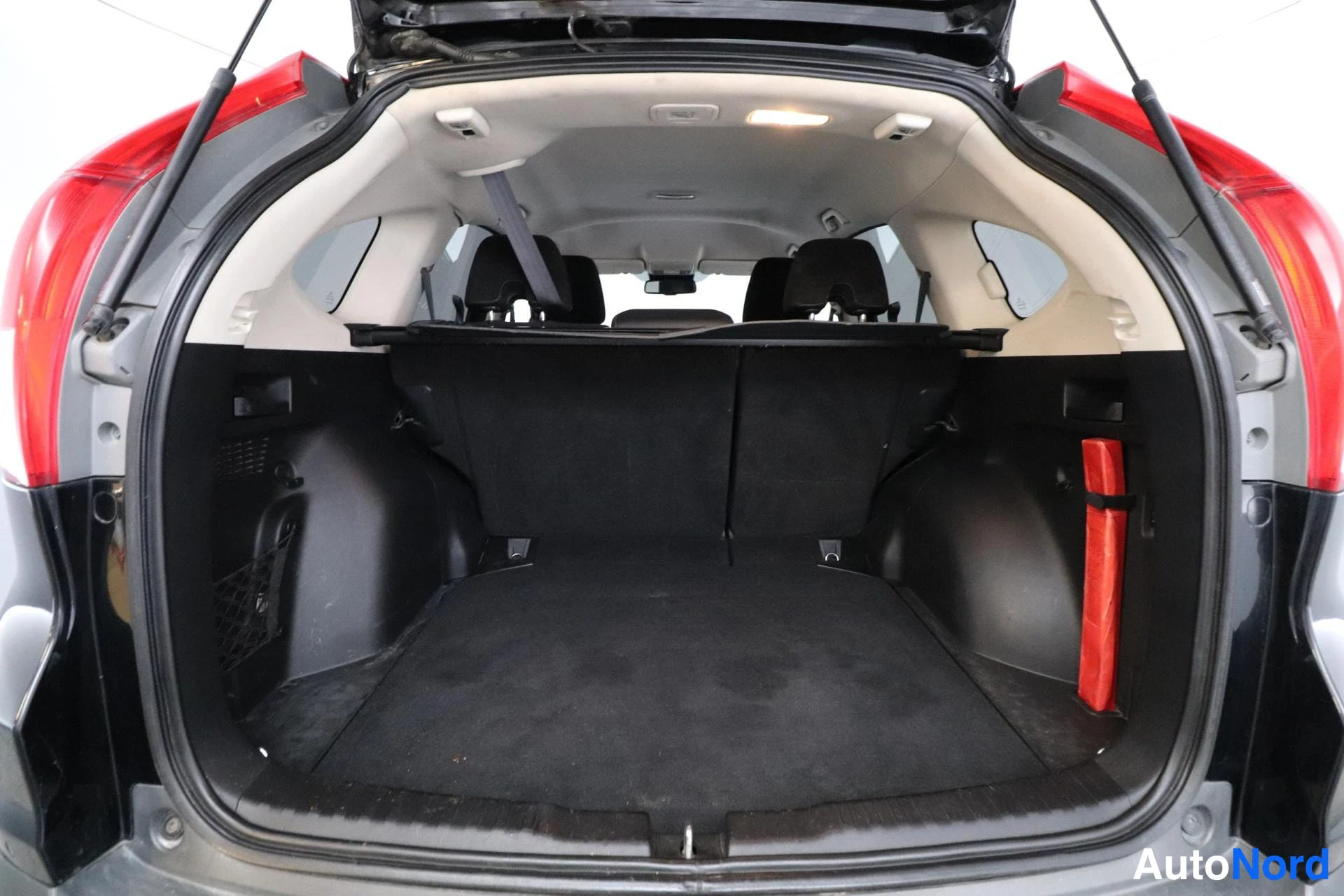 Musta Honda CR-V 2013, tavaratila, kuva 12