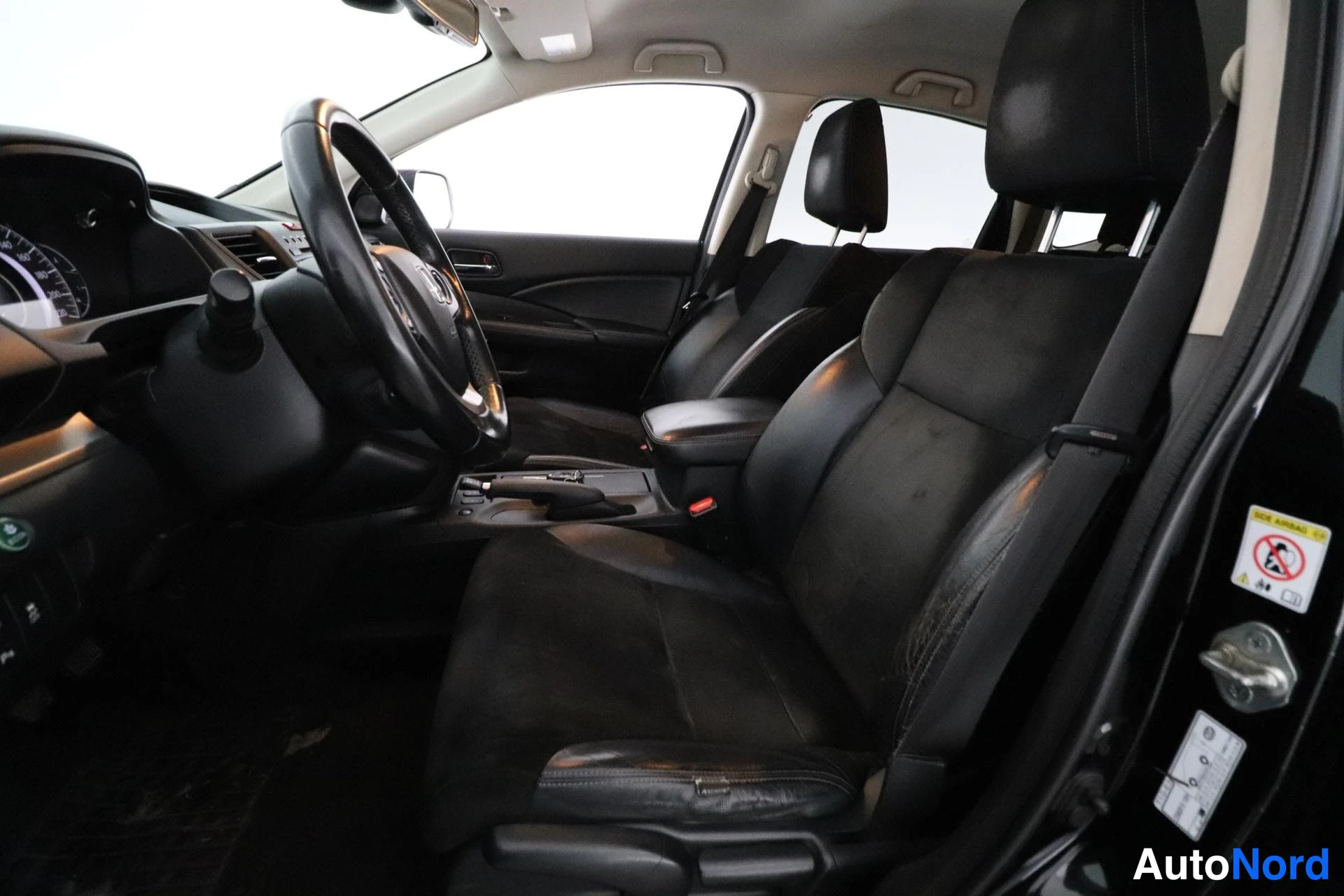 Musta Honda CR-V 2013, etuistuimet, kuva 9