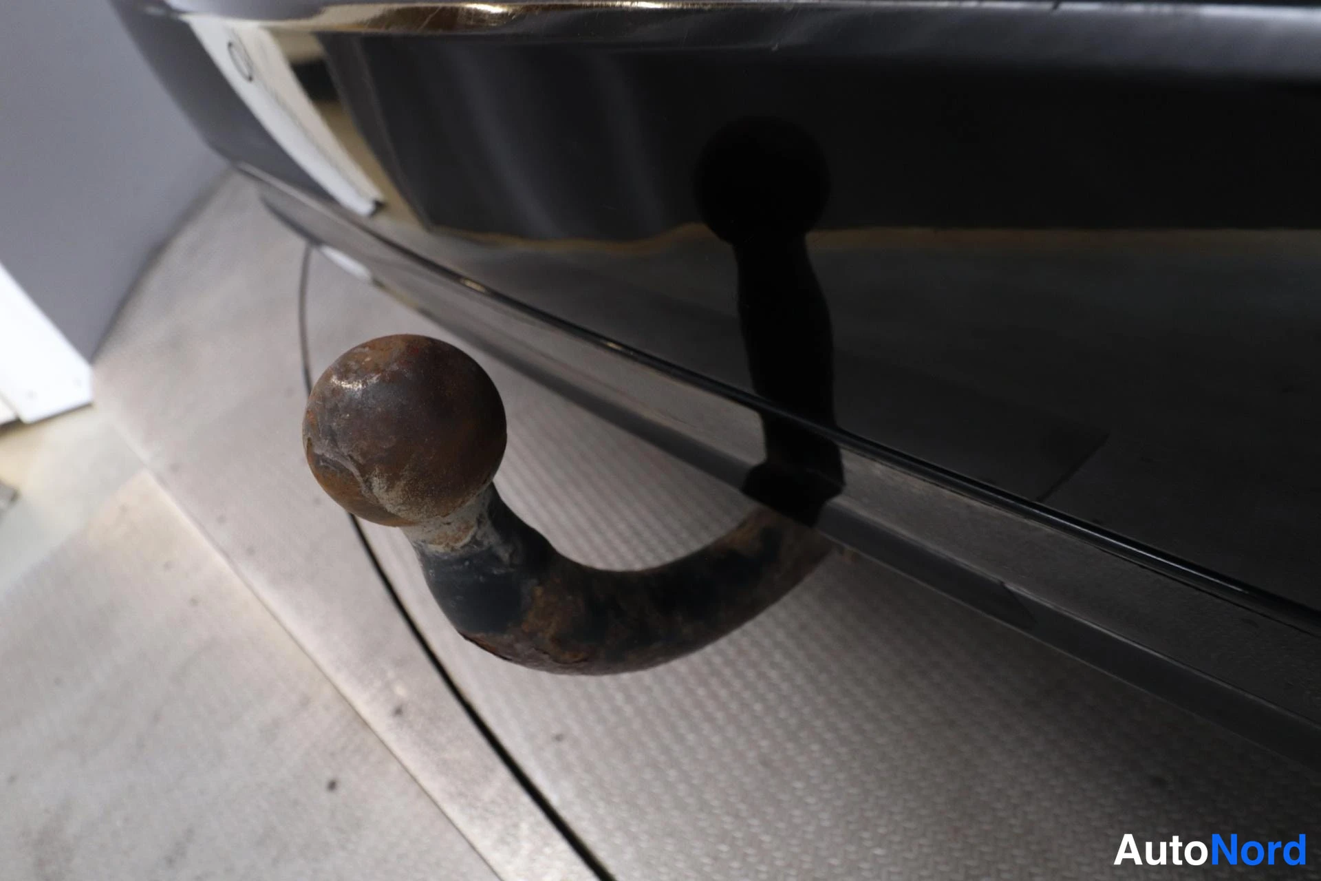 Musta Mercedes-Benz E 2009, yksityiskohta, kuva 33