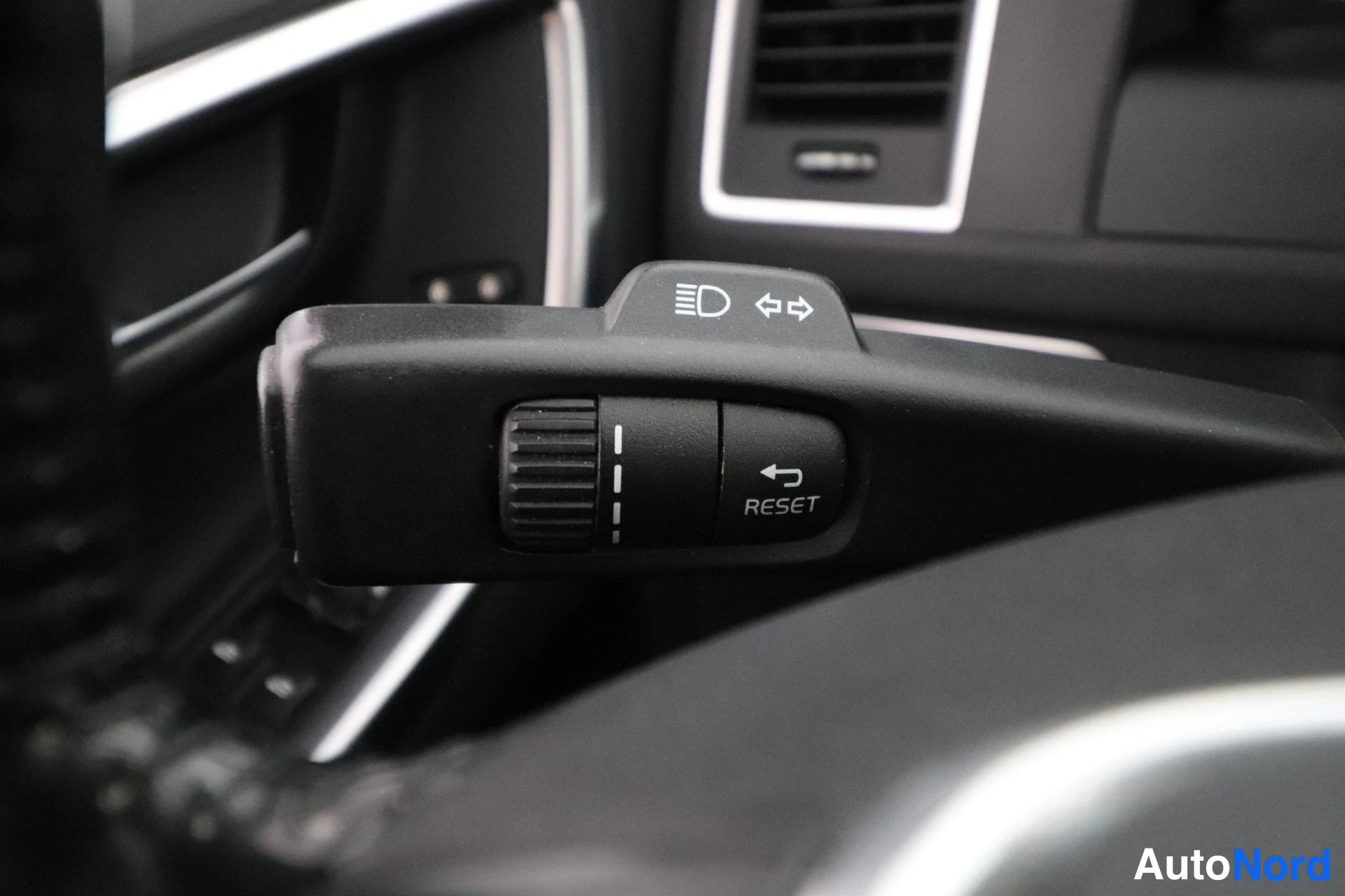 Hopea Volvo XC60 2014, yksityiskohta, kuva 19