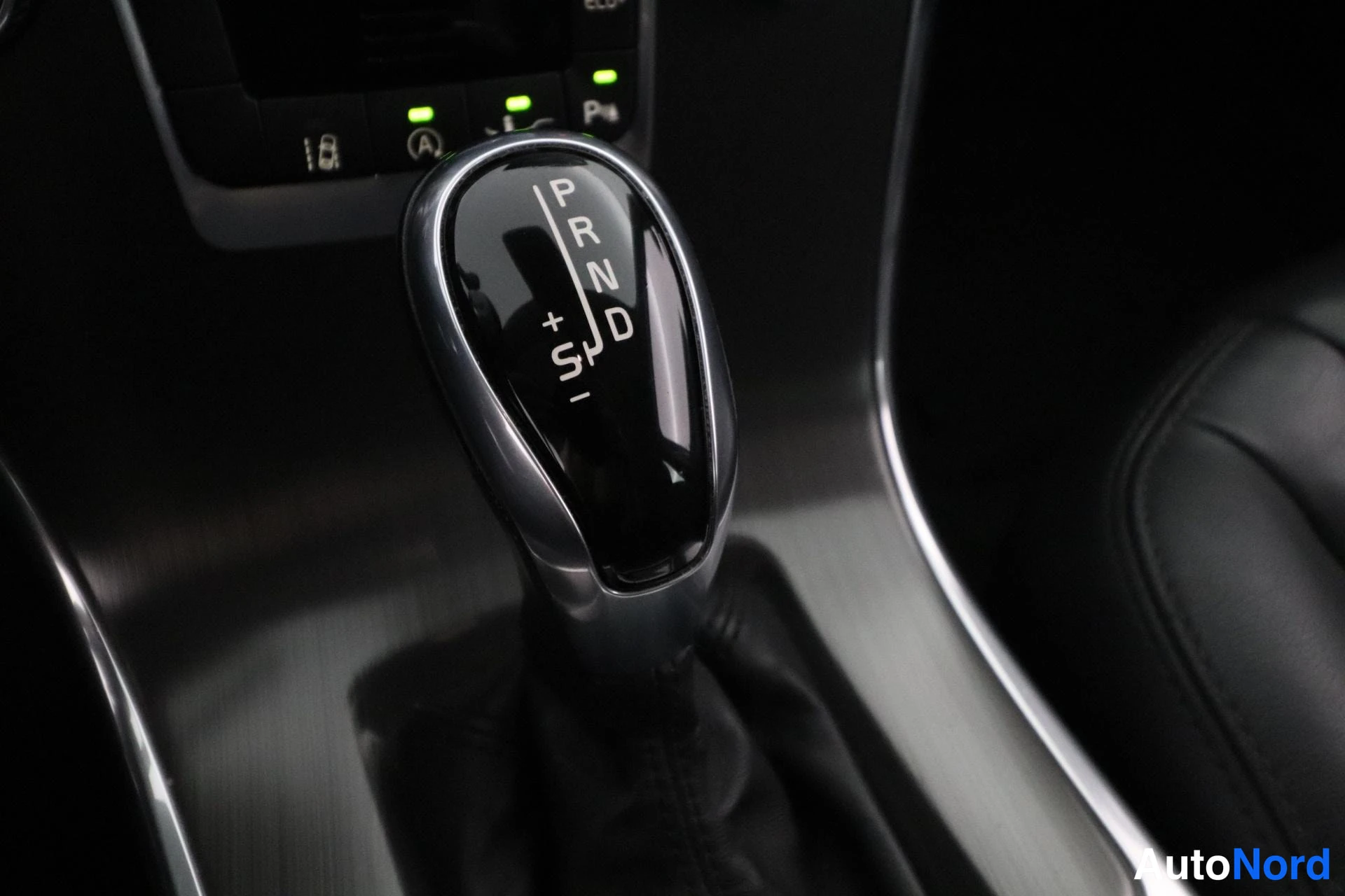 Hopea Volvo XC60 2014, yksityiskohta, kuva 24