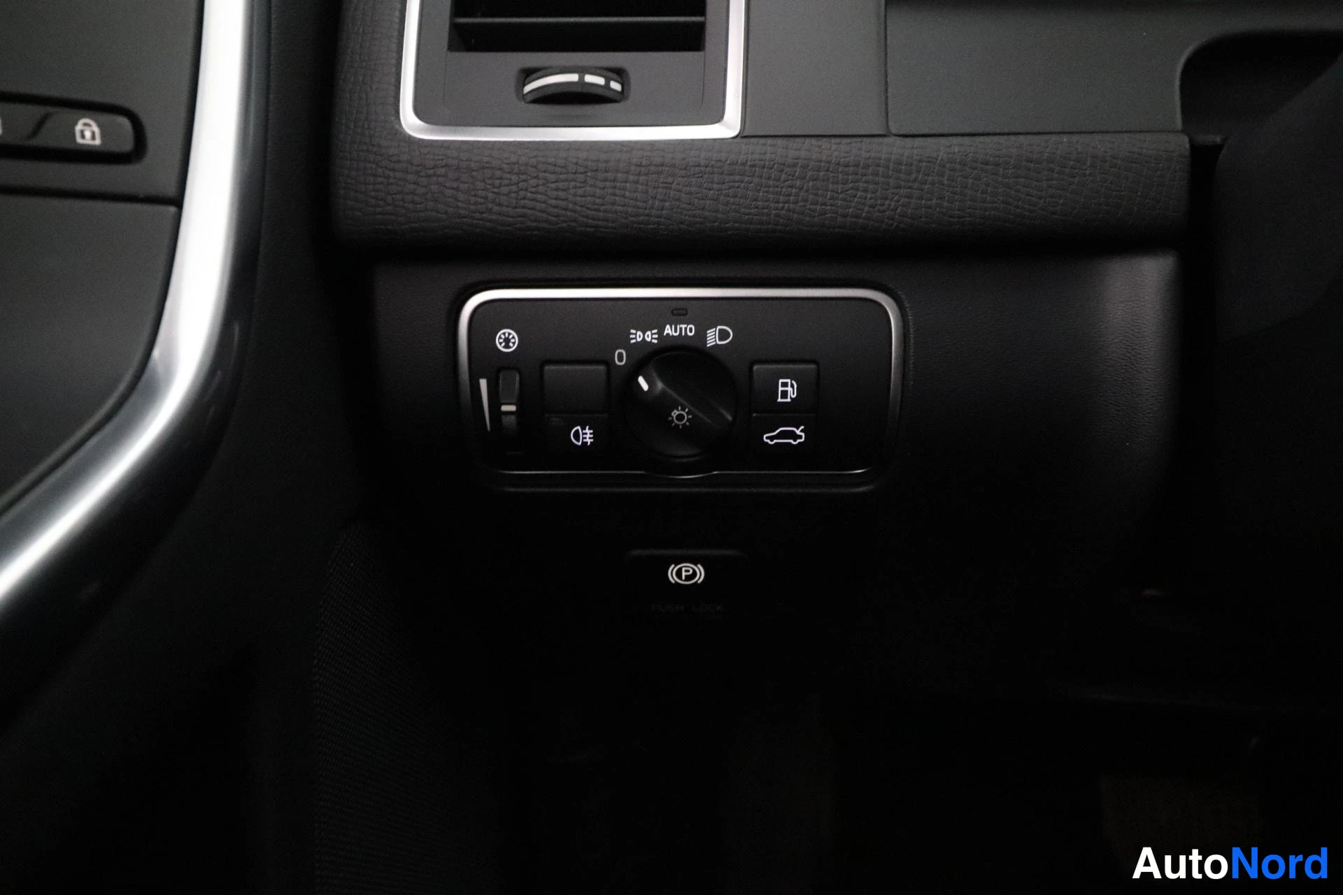 Hopea Volvo XC60 2014, yksityiskohta, kuva 26