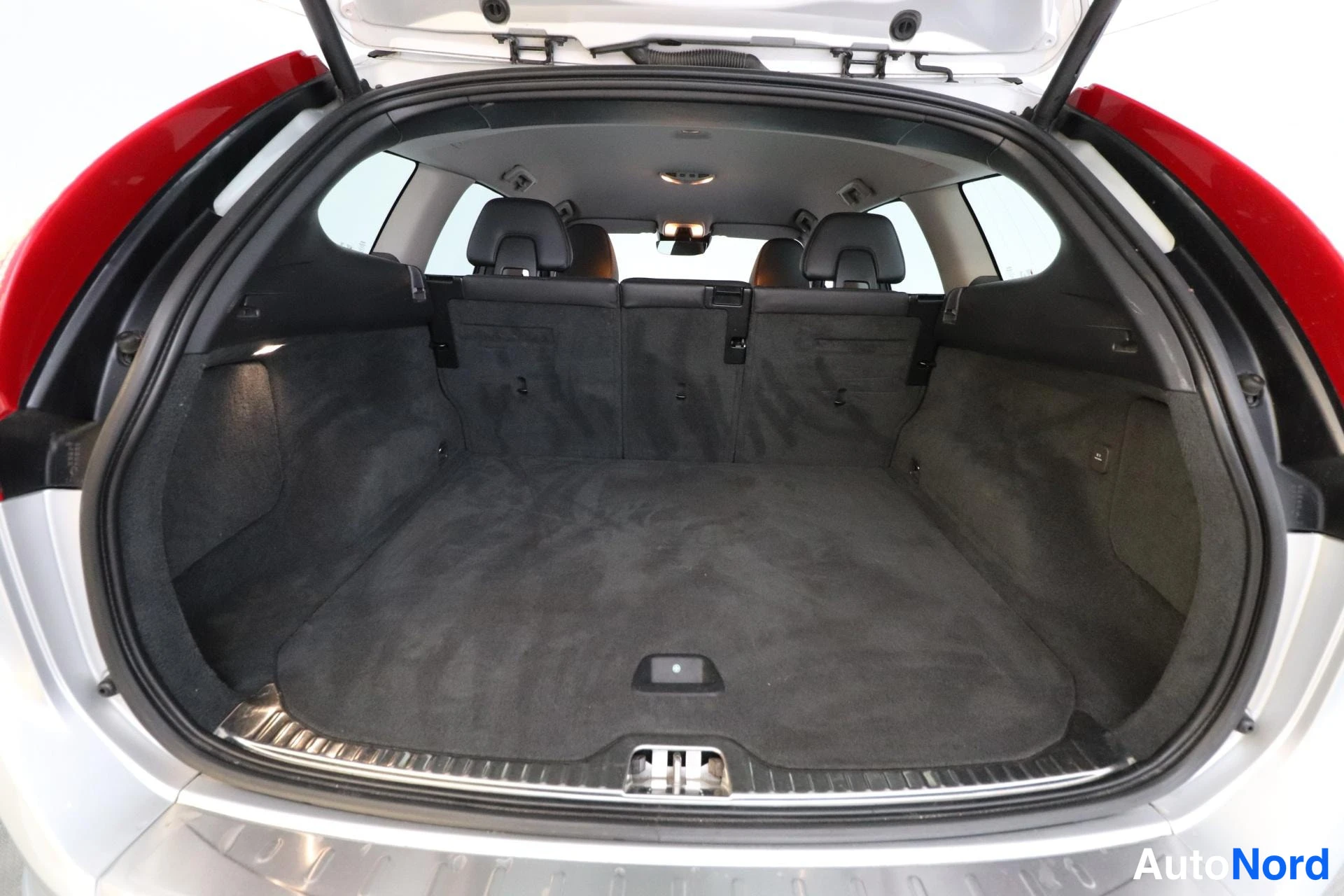 Hopea Volvo XC60 2014, tavaratila, kuva 13