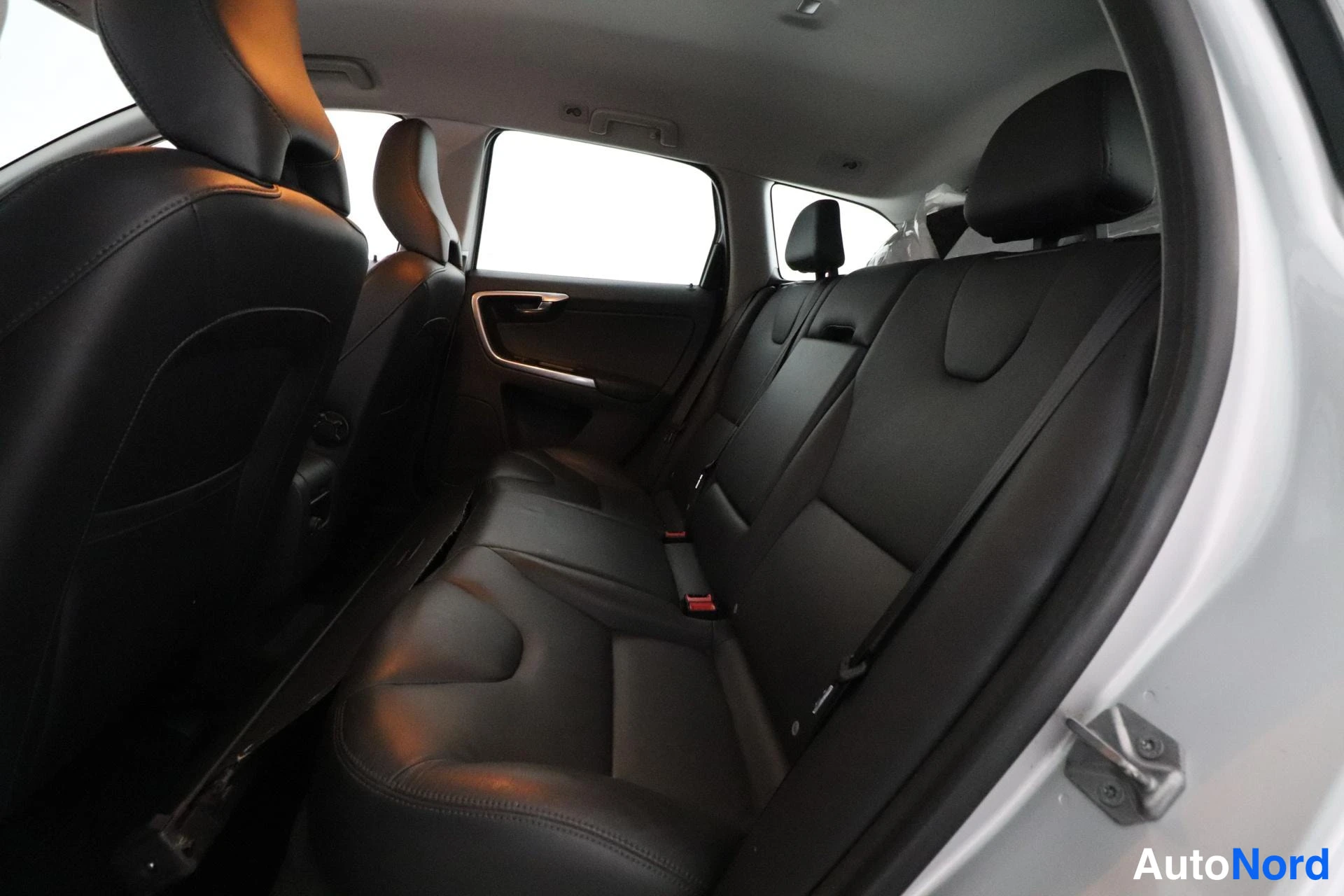 Hopea Volvo XC60 2014, takaistuimet, kuva 12