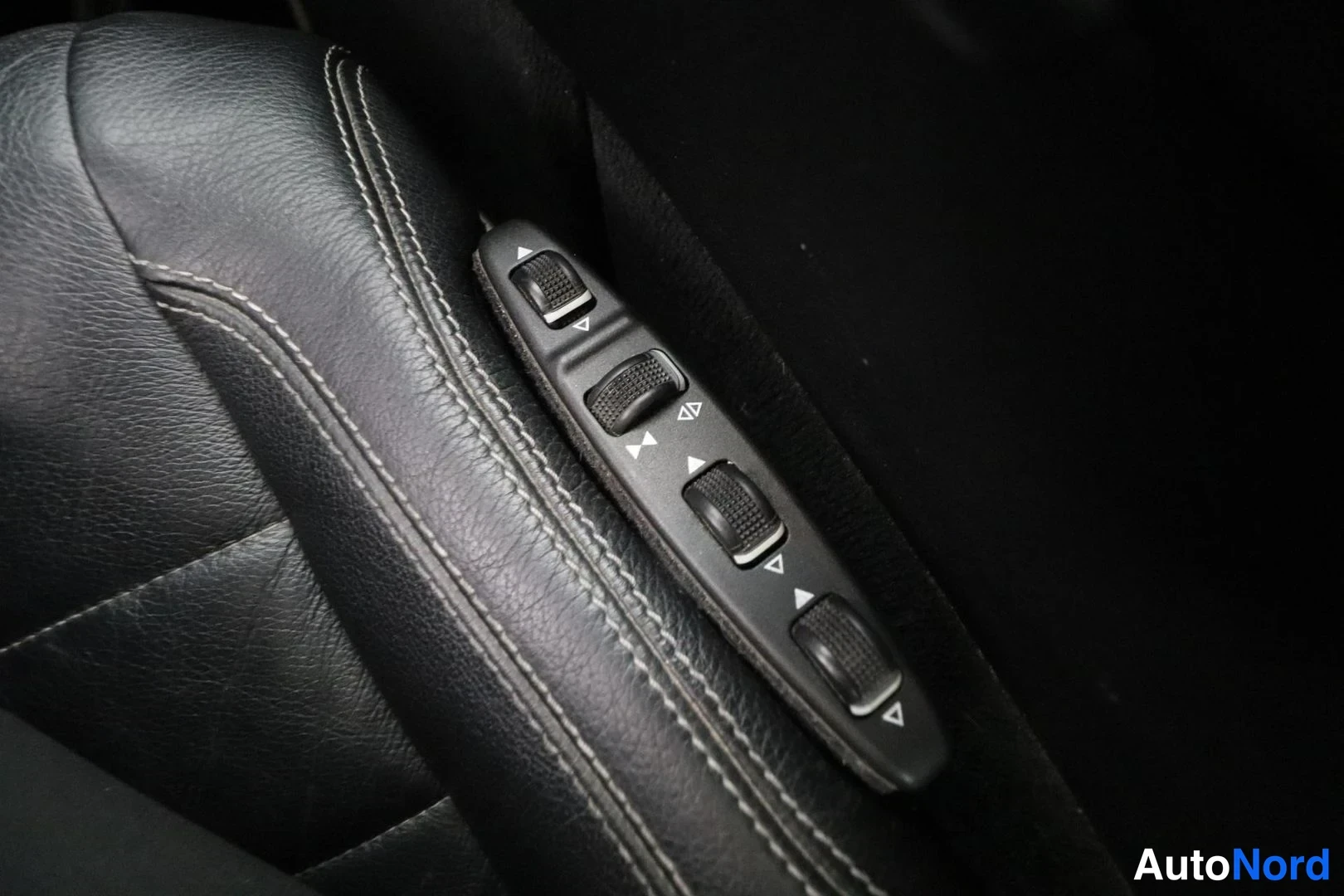 Hopea Mercedes-Benz E 2009, yksityiskohta, kuva 16