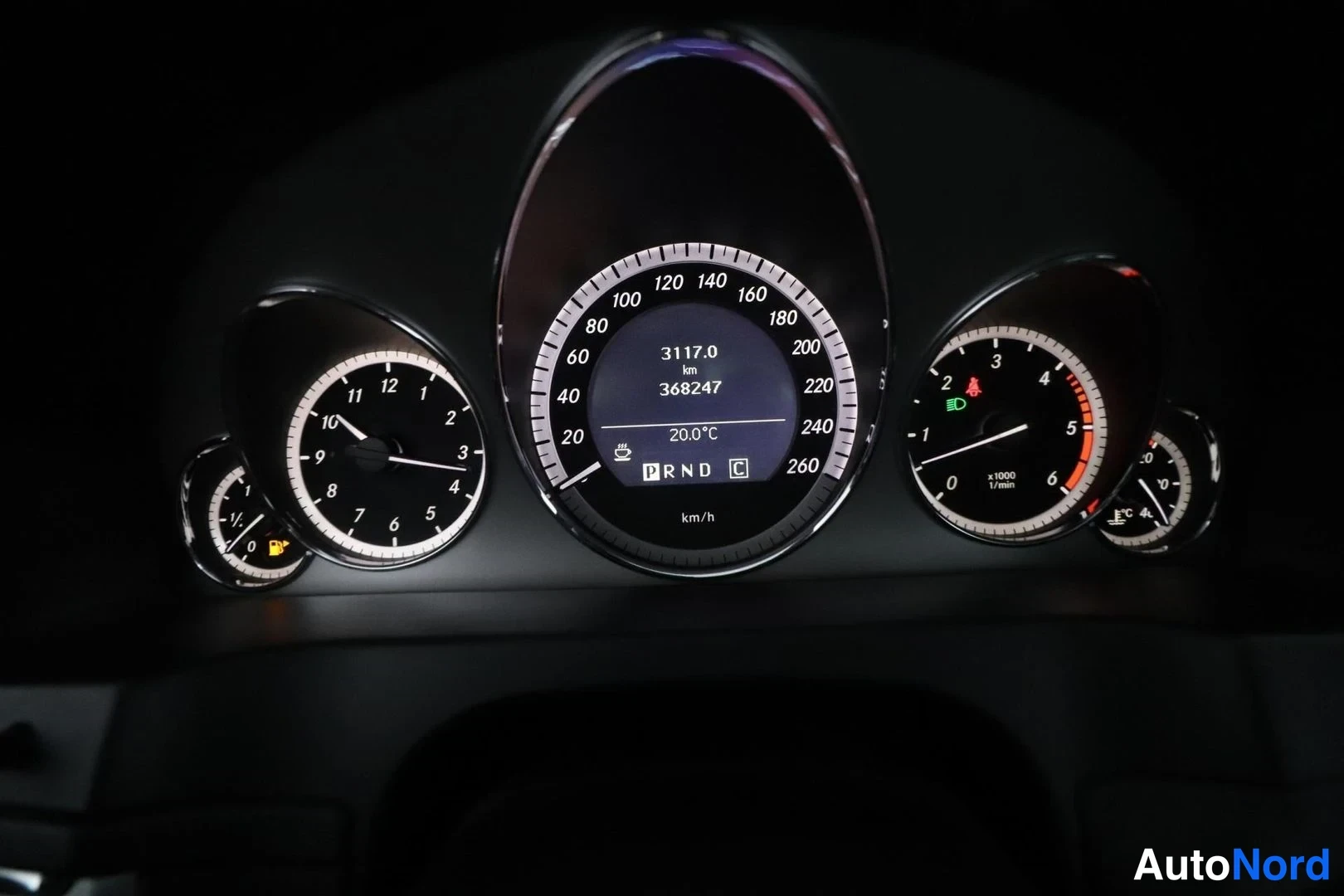 Hopea Mercedes-Benz E 2009, yksityiskohta, kuva 17
